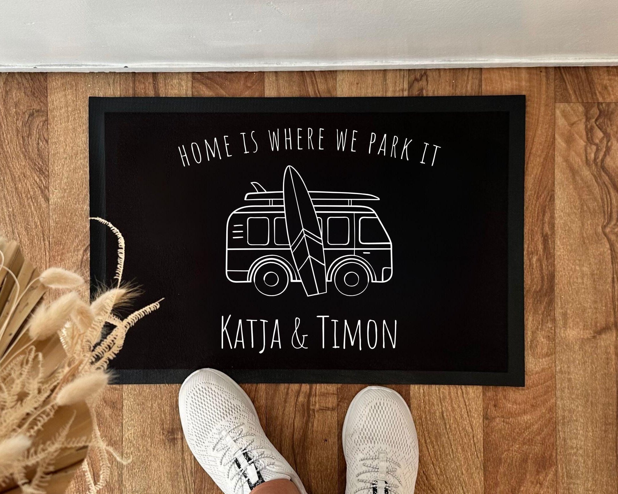 Fußmatte | Personalisierte Fußmatte für Camper | Geschenk Wohnmobil Camping | schwarzer Fußabtreter mit Namen
