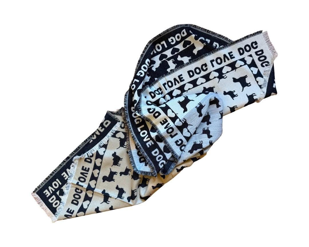 Breiter Schal DOG LOVE | schwarz, grau, camel und beige | mit Herzen, Hunden und Schrift | Viskose | Webschal Tuch Stola | 190 x 70 cm
