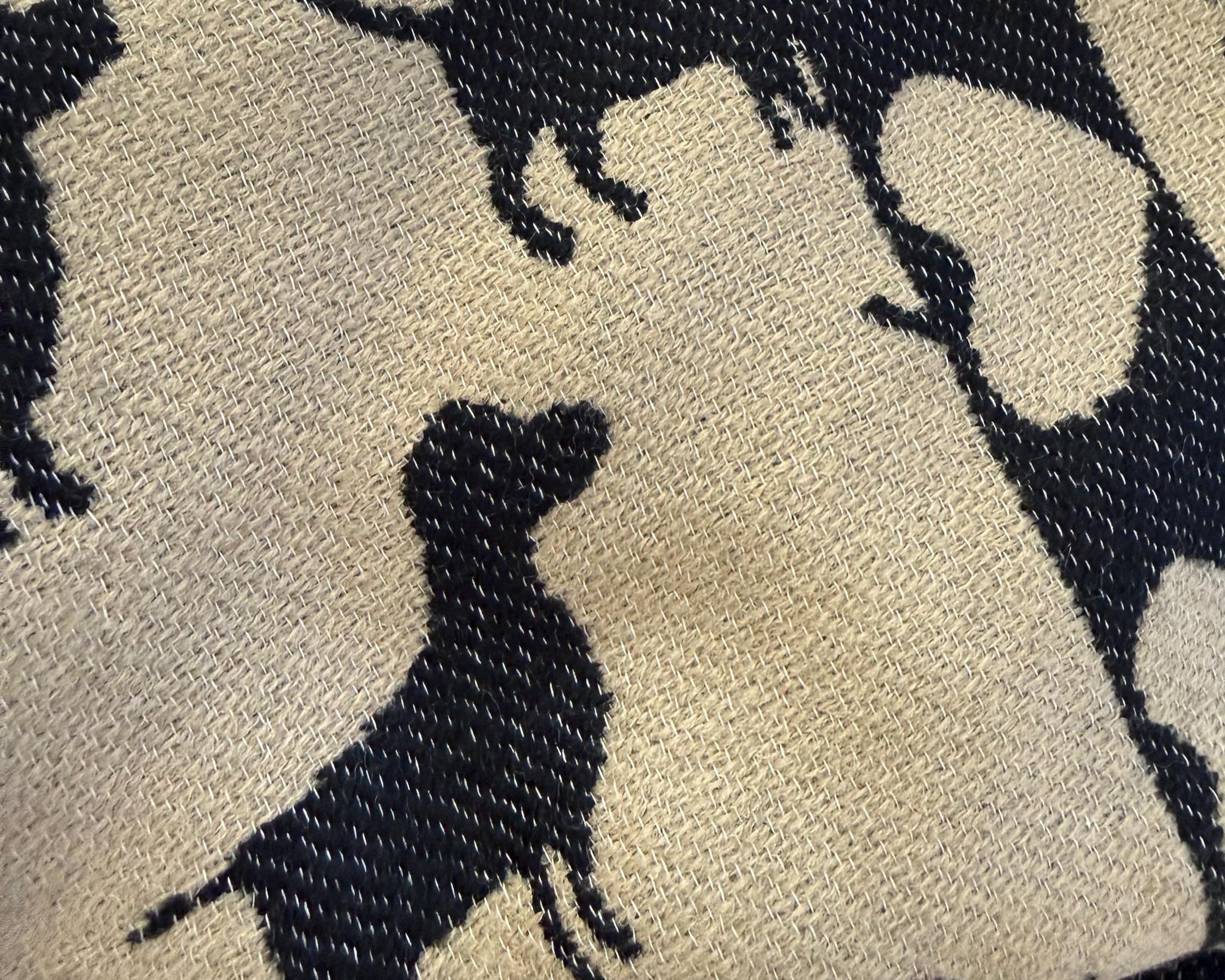 Breiter Schal DOG LOVE | schwarz, grau, camel und beige | mit Herzen, Hunden und Schrift | Viskose | Webschal Tuch Stola | 190 x 70 cm