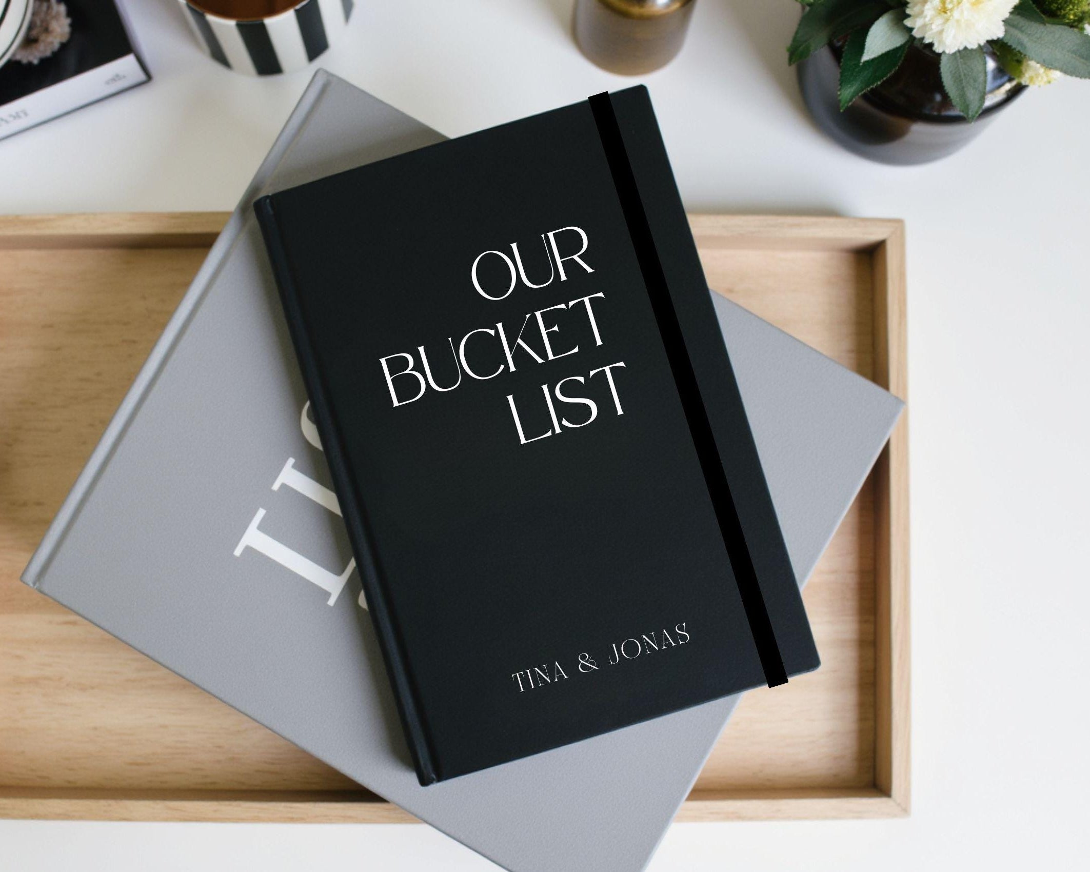 Tagebuch "Our Bucket List" | liniertes Notizbuch mit Personalisierung | schwarz oder weiß | Erlebnisse und Zukunftspläne aufschreiben