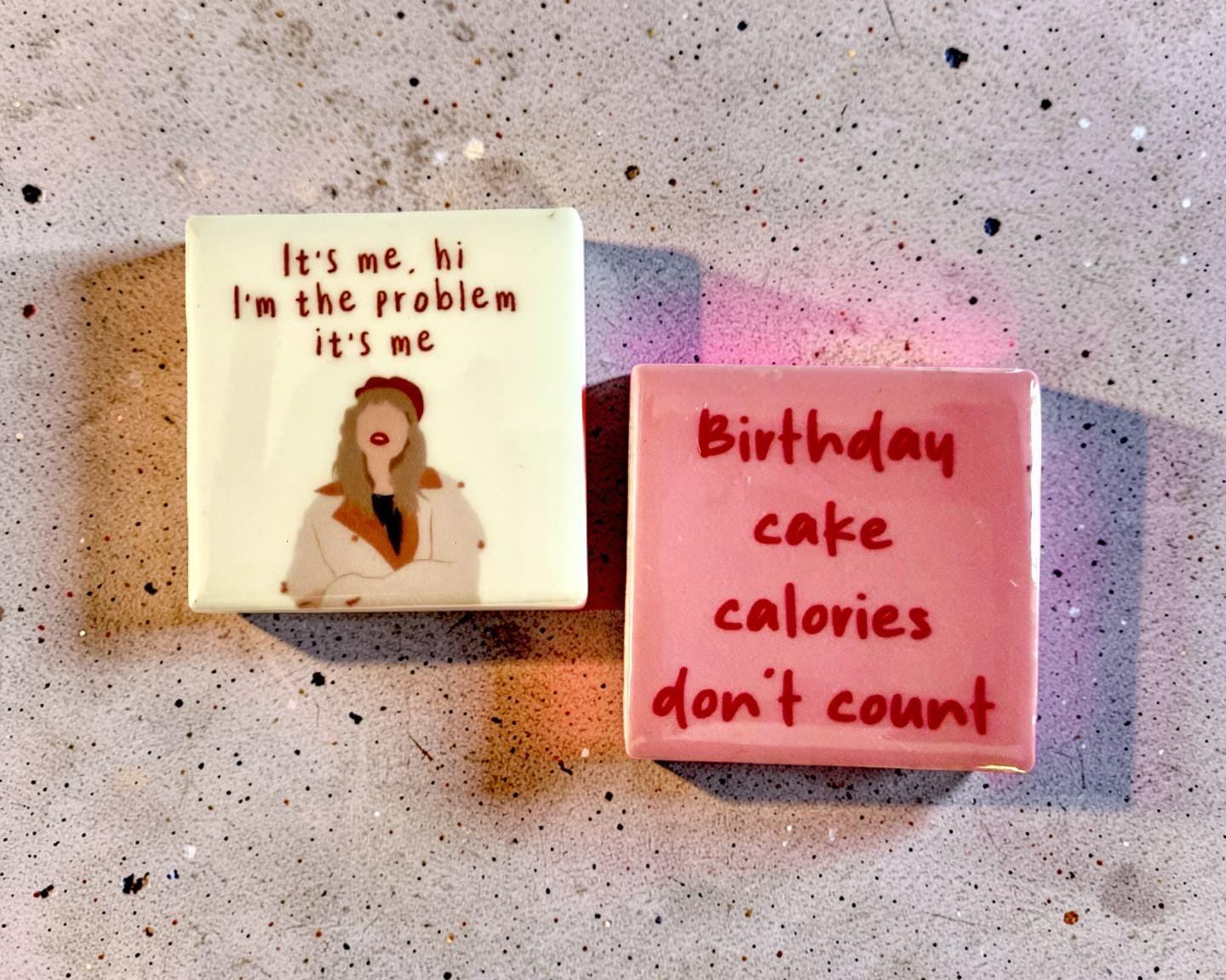 Mini Fliesen Magnete | kleine Kacheln mit Sprüchen | Magnet Taylor | Swiftie Geschenk | 4,5 x 4,5 Tile