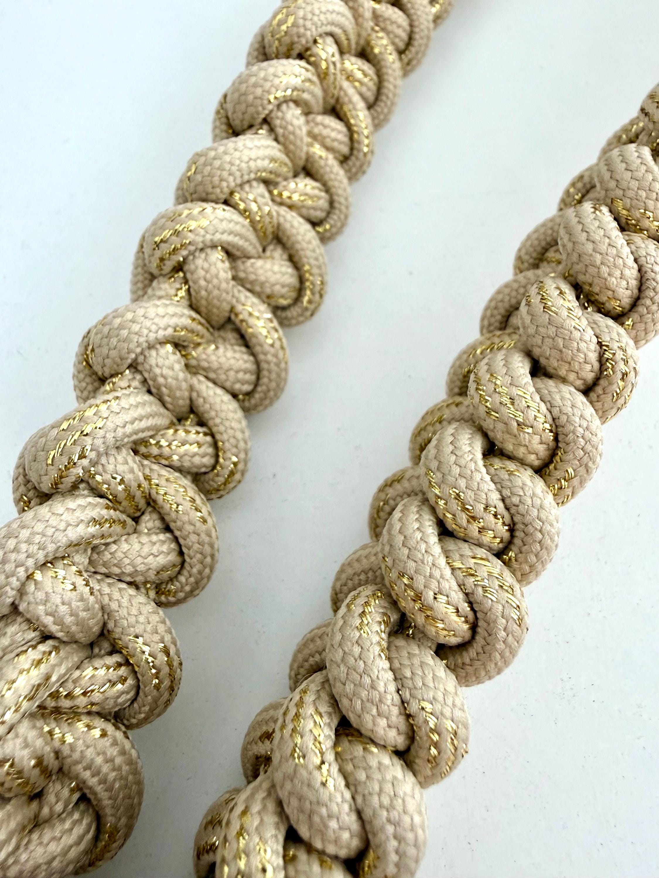 Makramee Handygurt dick beige mit Goldfäden | geflochtene Handy Kordel | Phone Strap Boho – Handykette | stylisch & stabil