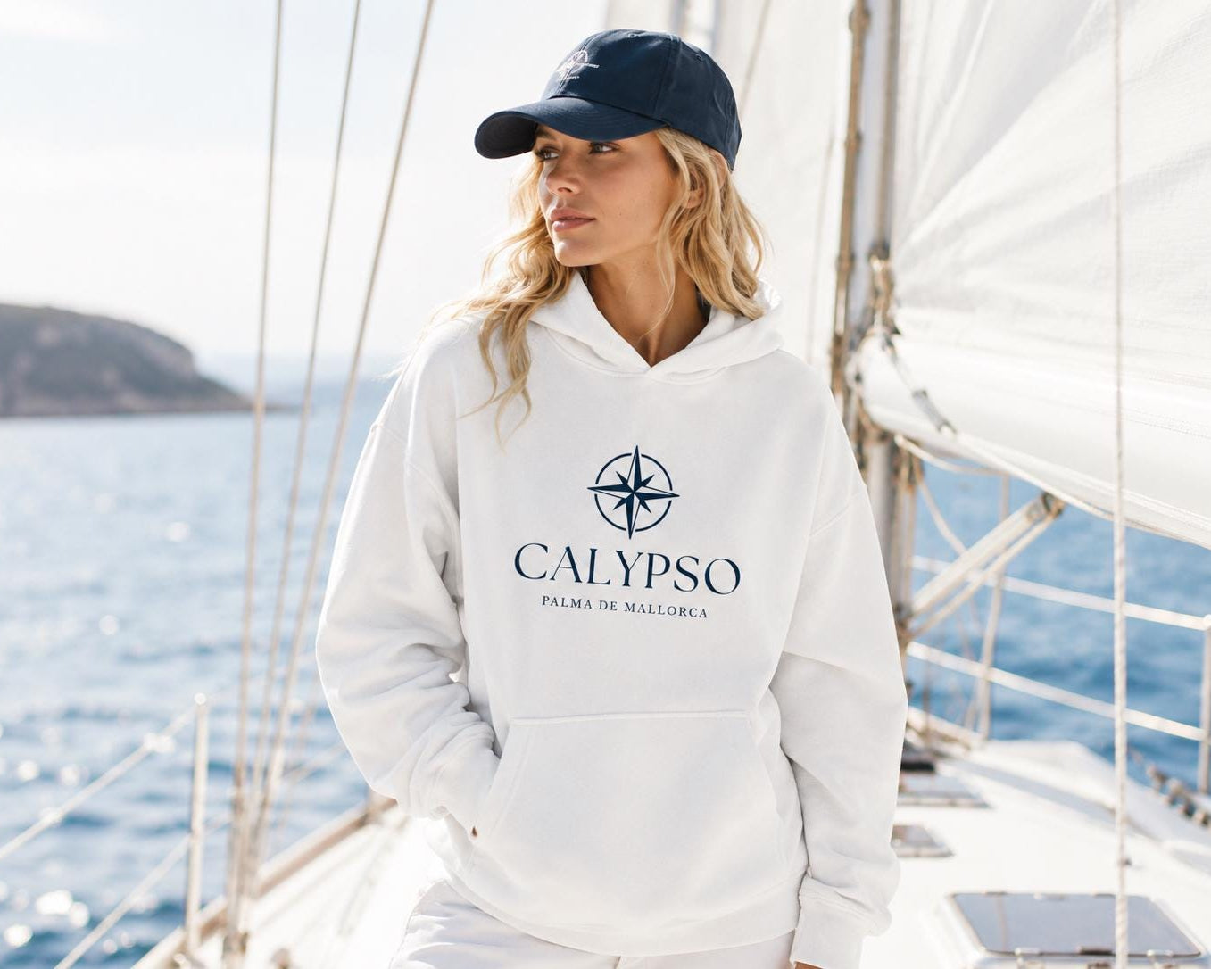 Personalisierter Oversized Hoodie mit Bootsname – Unisex Hoodie für Segler, Bootseigner & Yachtfans | blau oder weiß