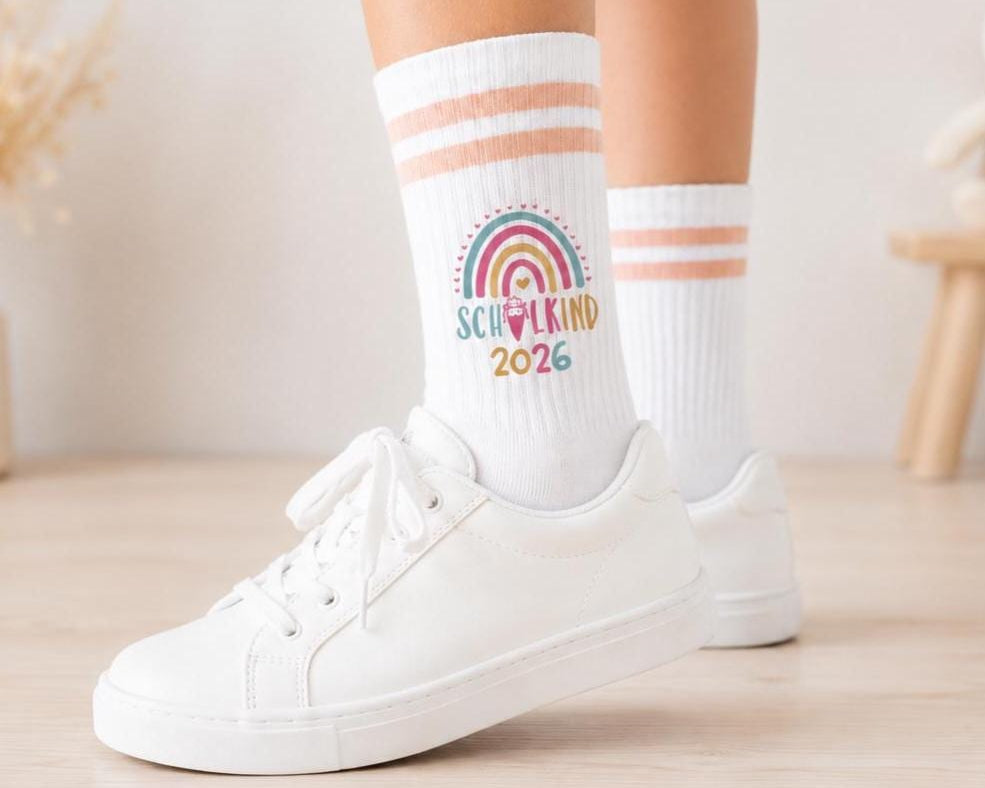 Personalisierbare Schulkind 2026 Socken mit Streifen, Einschulung Geschenk Mädchen Junge, bunte Socken, Geschenk Einschulung, Bio-Baumwolle