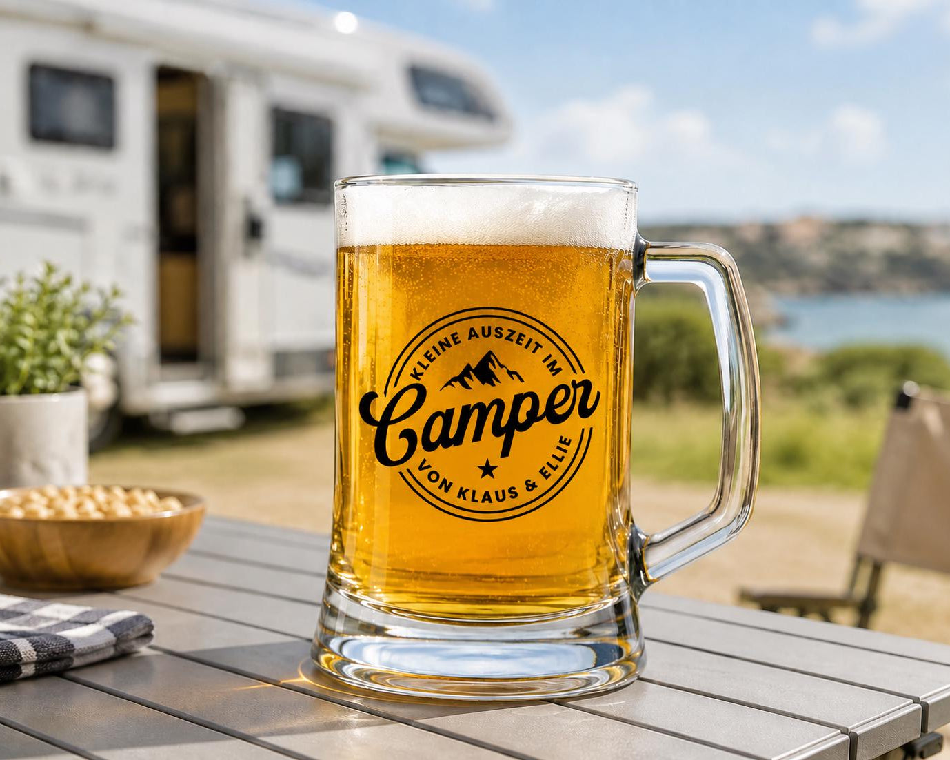 Personalisierter Bierkrug für Camper mit Namen – Camping Geschenk für Papa, Opa, Wohnmobil Besitzer, Stellplatz Legende Bierglas 0,5 L