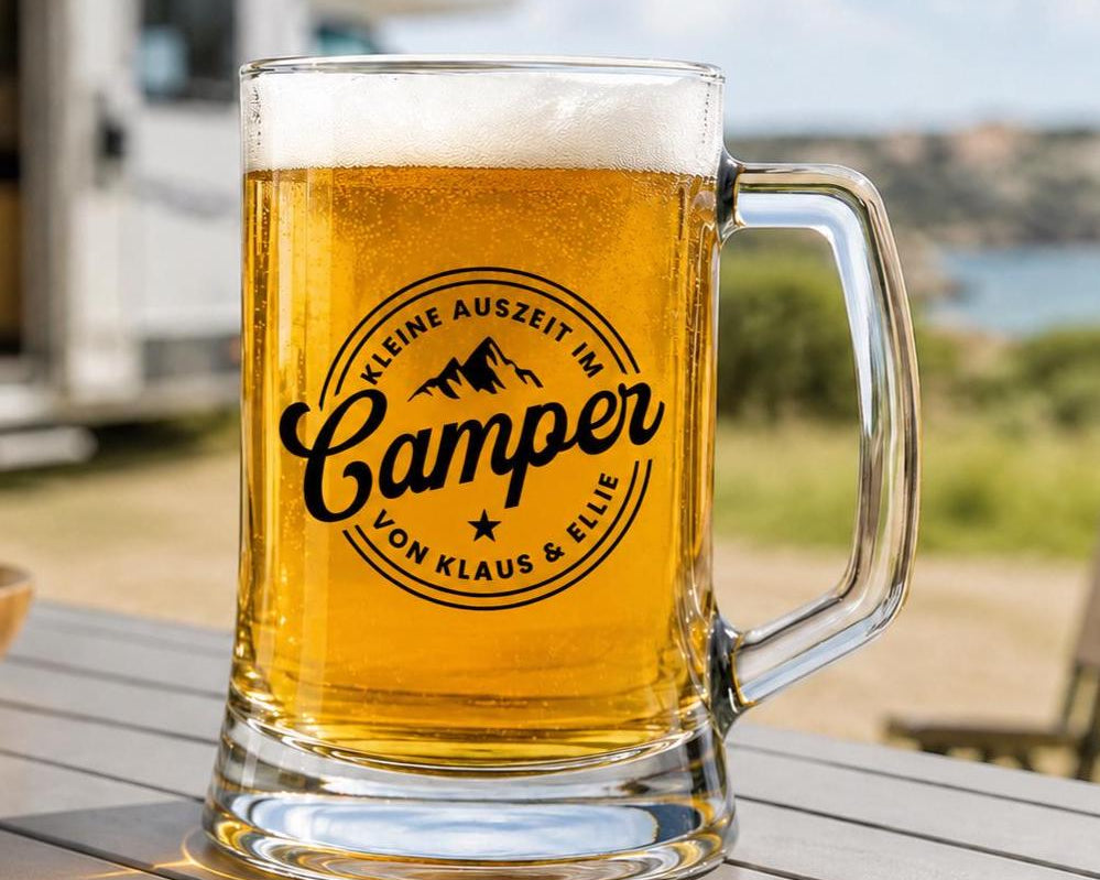 Personalisierter Bierkrug für Camper mit Namen – Camping Geschenk für Papa, Opa, Wohnmobil Besitzer, Stellplatz Legende Bierglas 0,5 L