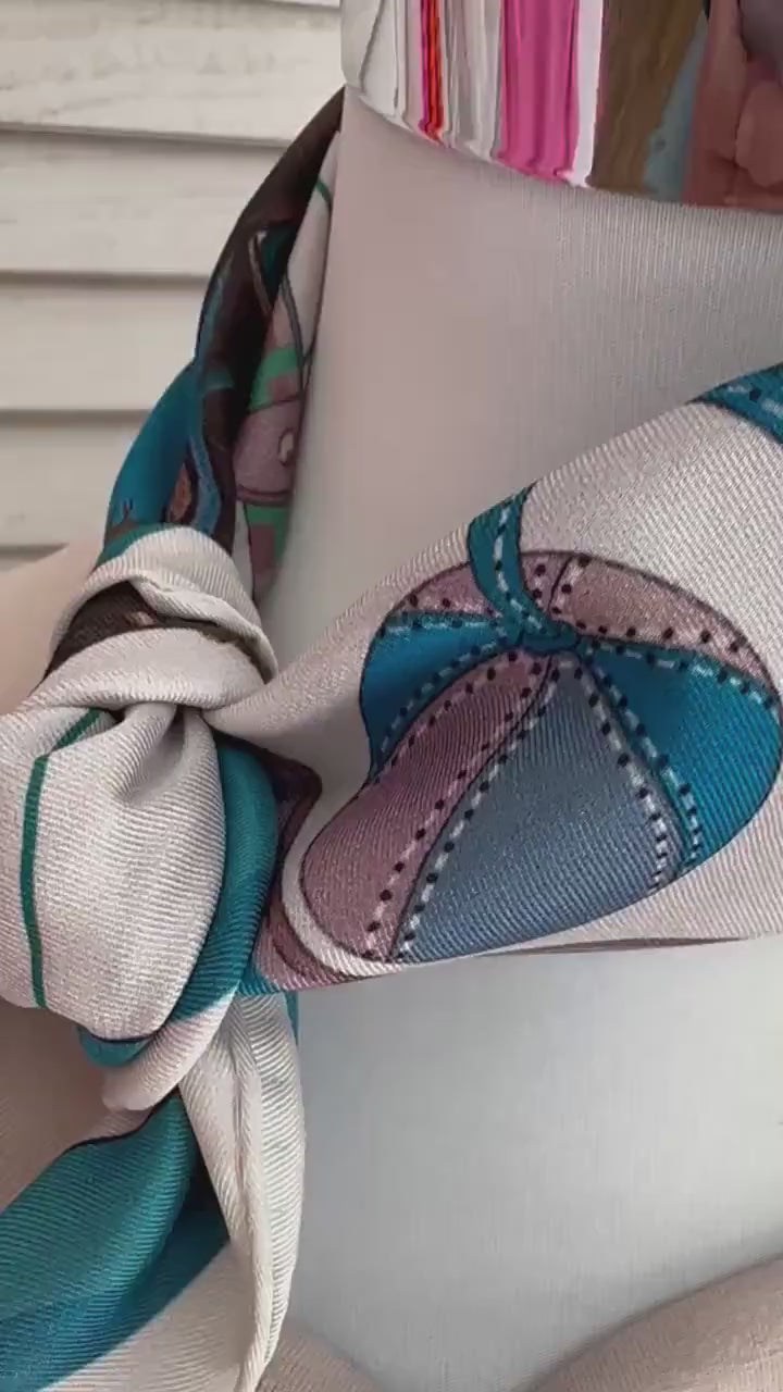 Tuch mit Dackel | Viskosetuch | kleines quadratisches Nickytuch zum Wenden | 55 x 55 cm