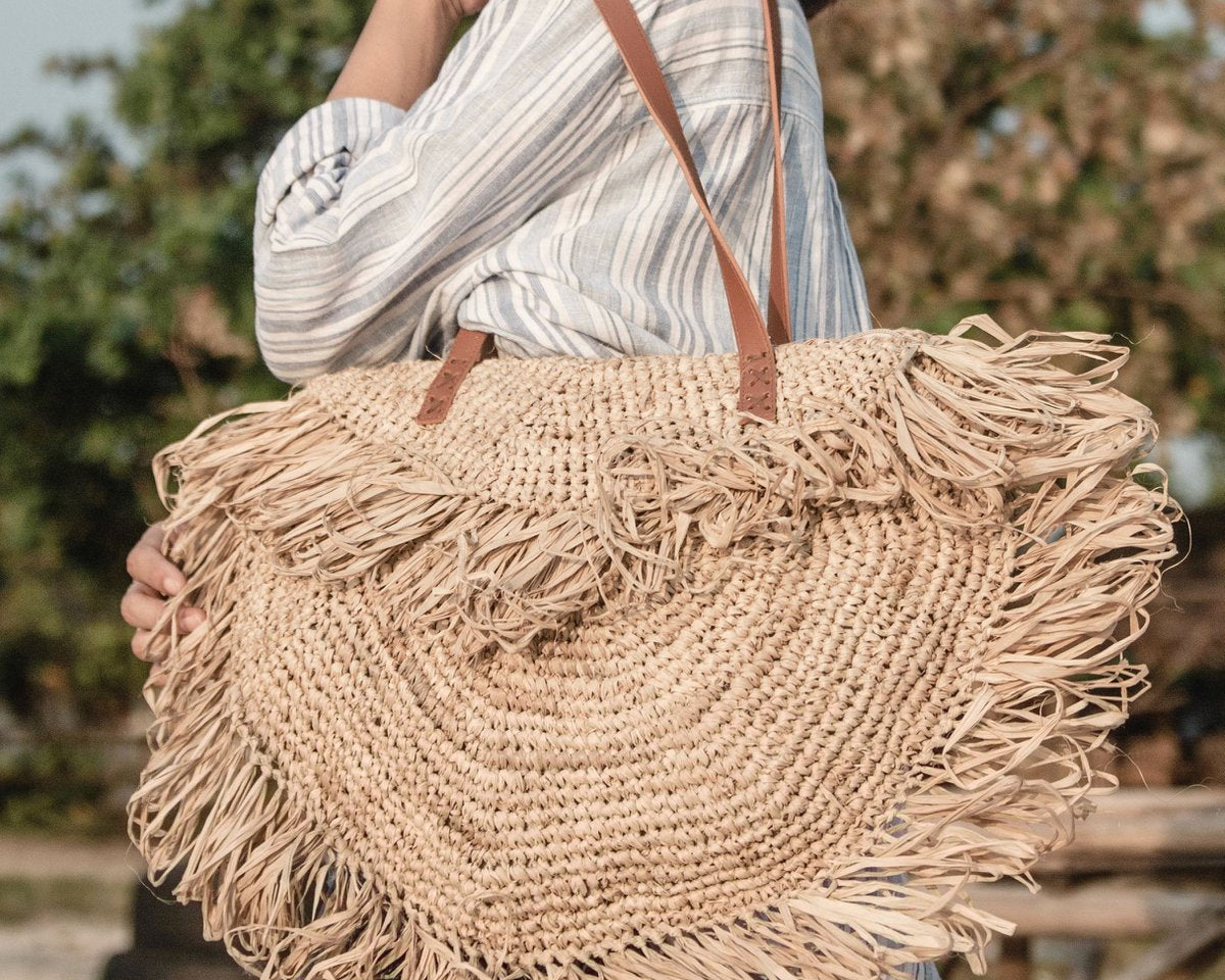 Beige Umhängetasche mit Fransen Strandtasche Einkaufstasche SUMBAWA - Roo's Gift Shop