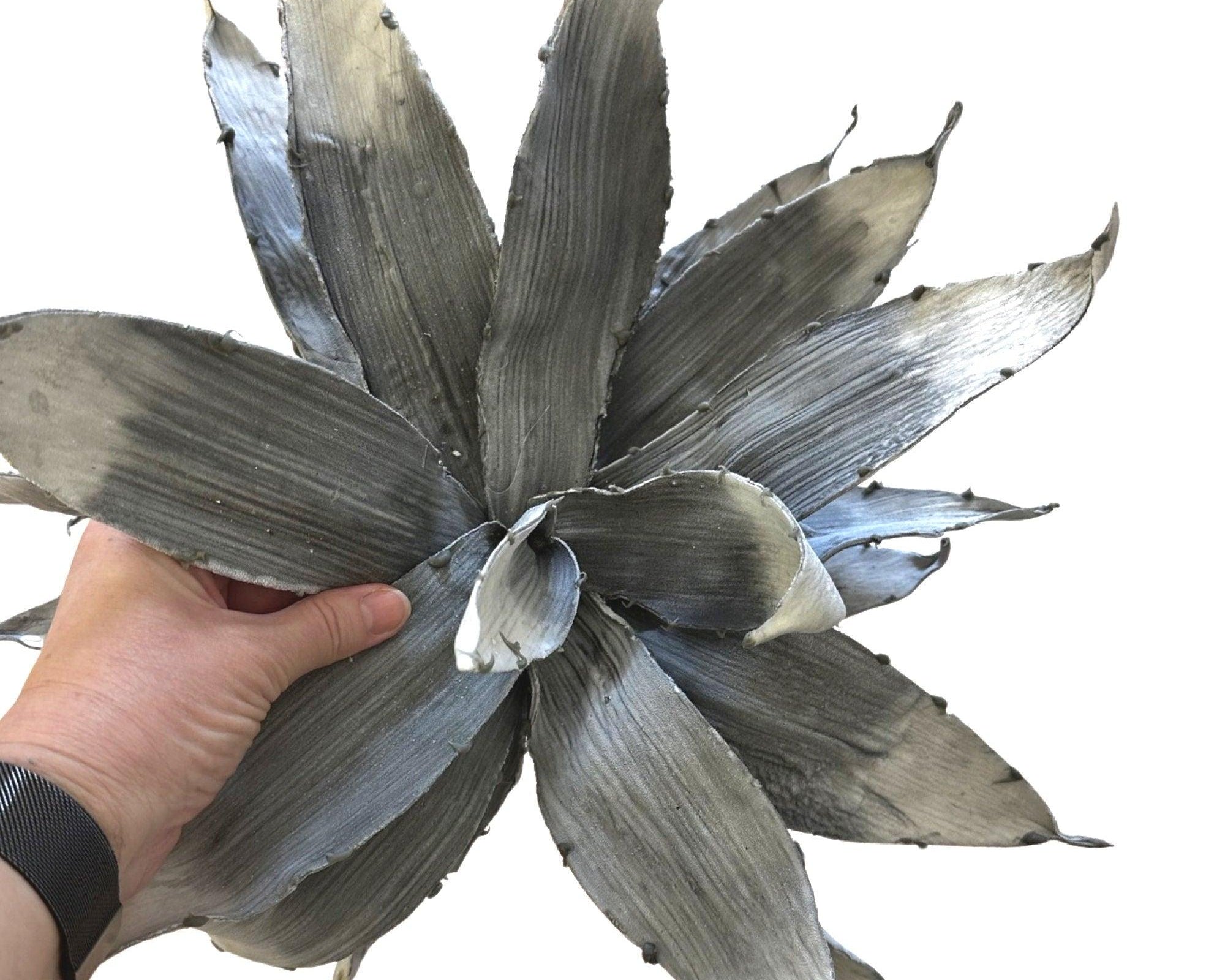 Blume | große künstliche Büte | Agave | silber grau - Roo's Gift Shop