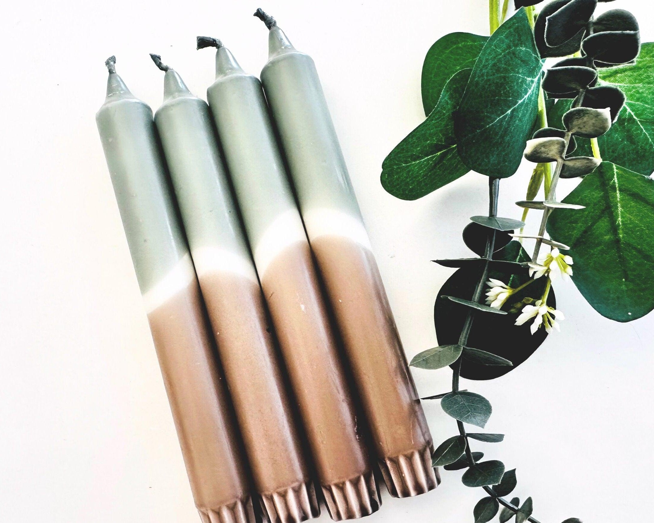 Dip Dye Kerzen | 4er Set gefärbte Kerzen | eucalyptus grün, braun, weiß - Roo's Gift Shop