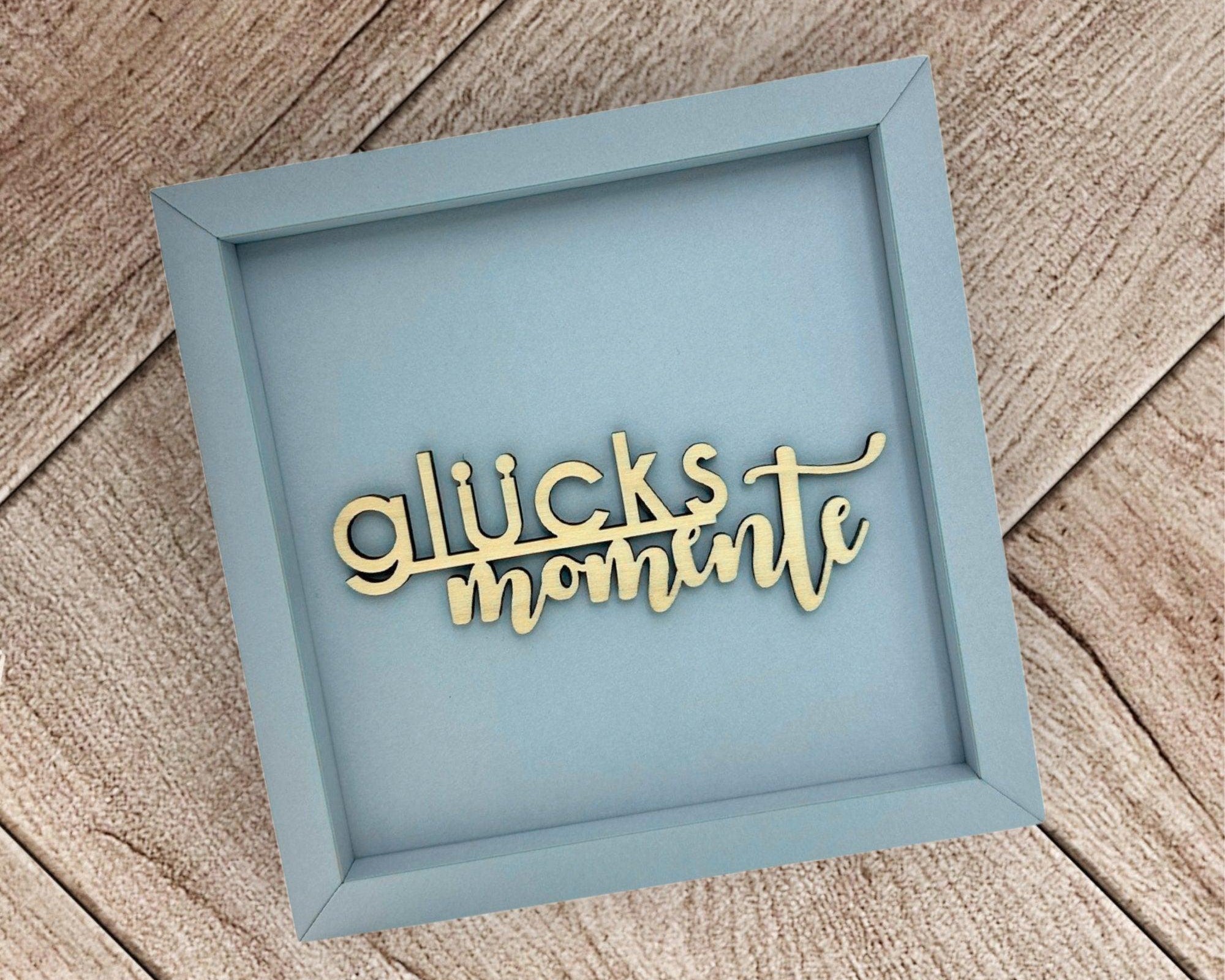 Glücksmomente | Schriftzug aus Holz | Filigrane Holzschrift - Roo's Gift Shop