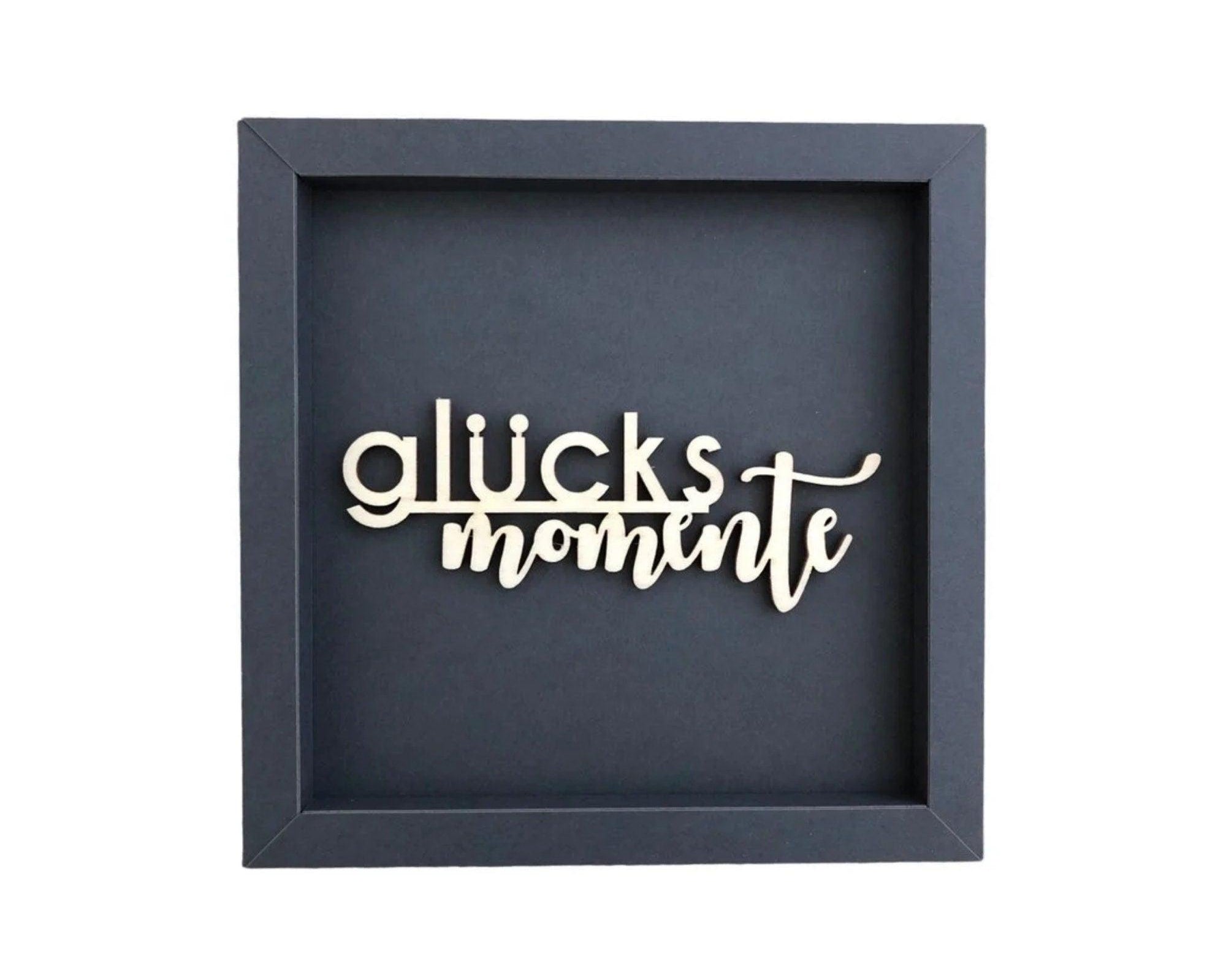 Glücksmomente | Schriftzug aus Holz | Filigrane Holzschrift - Roo's Gift Shop