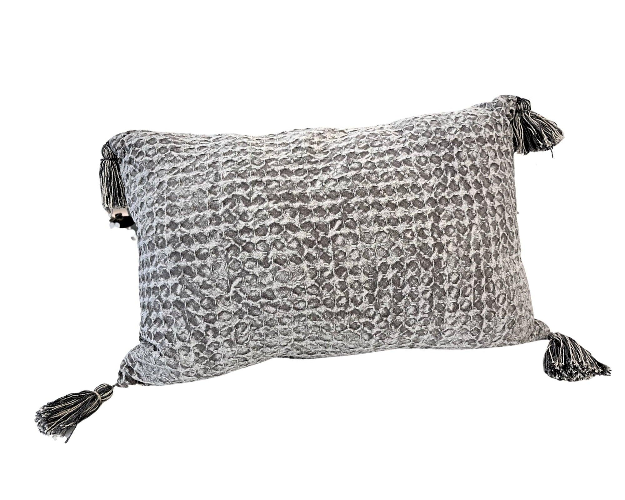 Kissen | taupe | 40 x 60 cm | Waffelpiqué - Roo's Gift Shop