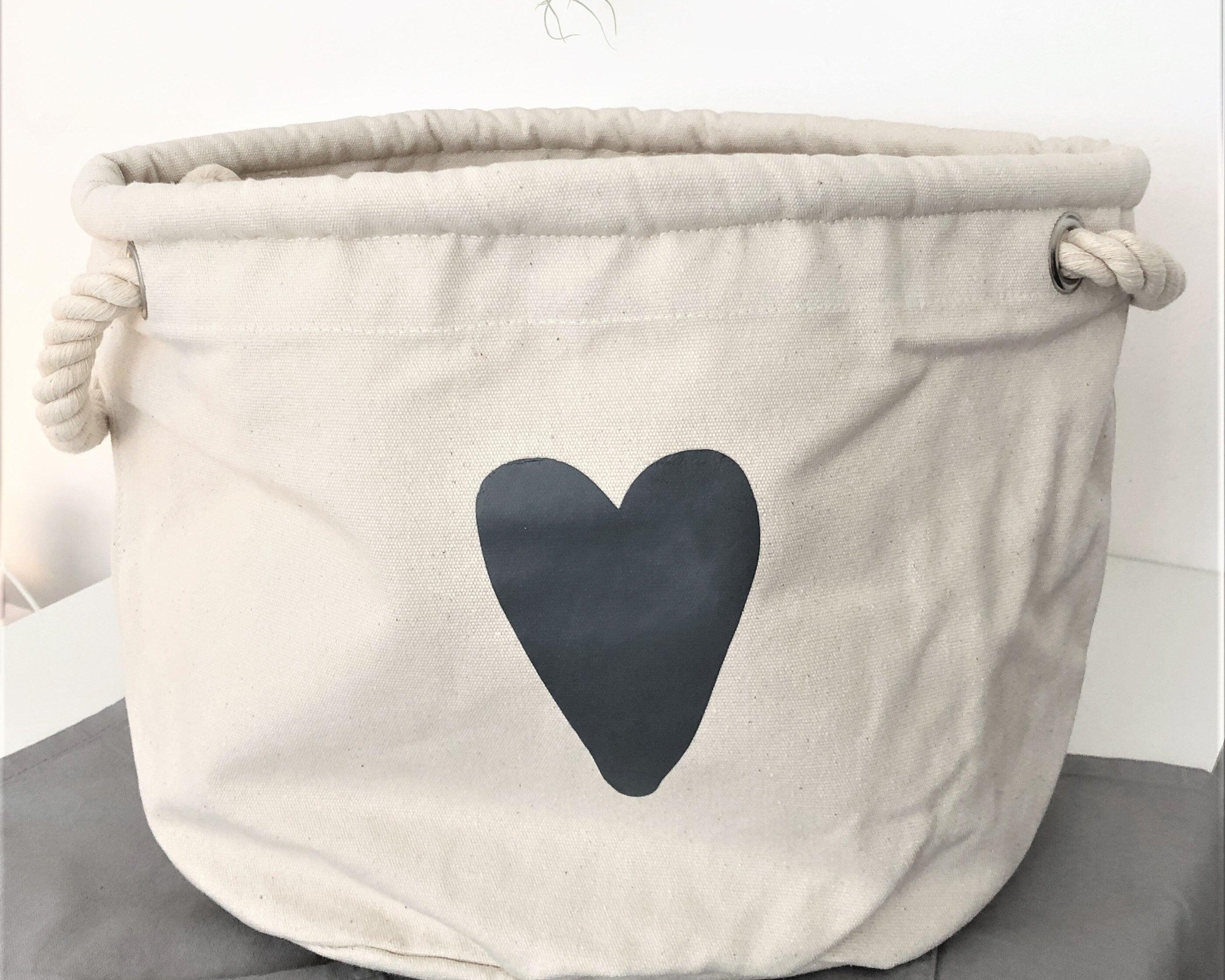 Korb aus Canvas | Aufbewahrung | Utensilo | mit grauem Herz - Roo's Gift Shop