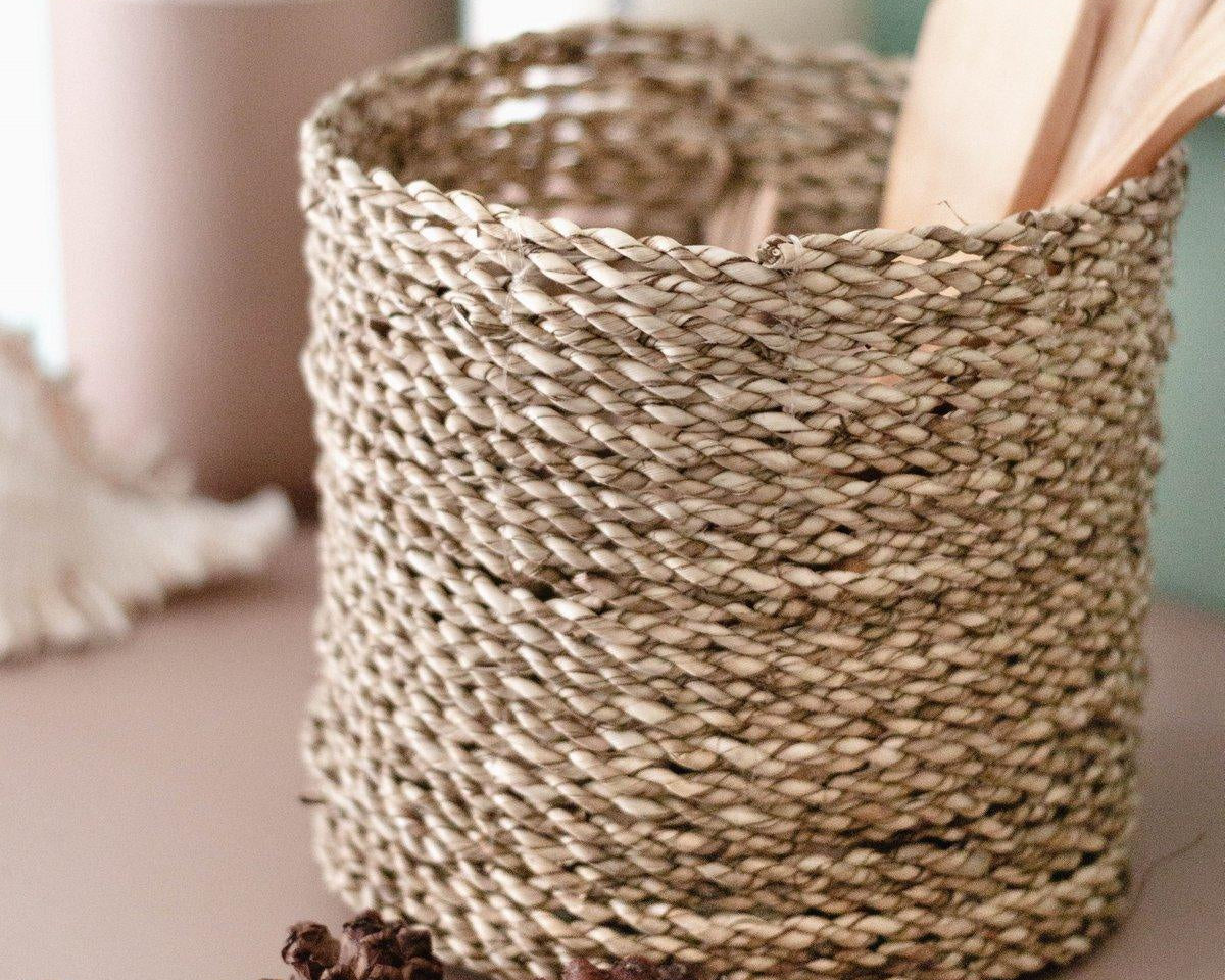 Korb Seegras BHINNEKA | Boho Pflanzenkorb | rund in S,M oder L - Roo's Gift Shop