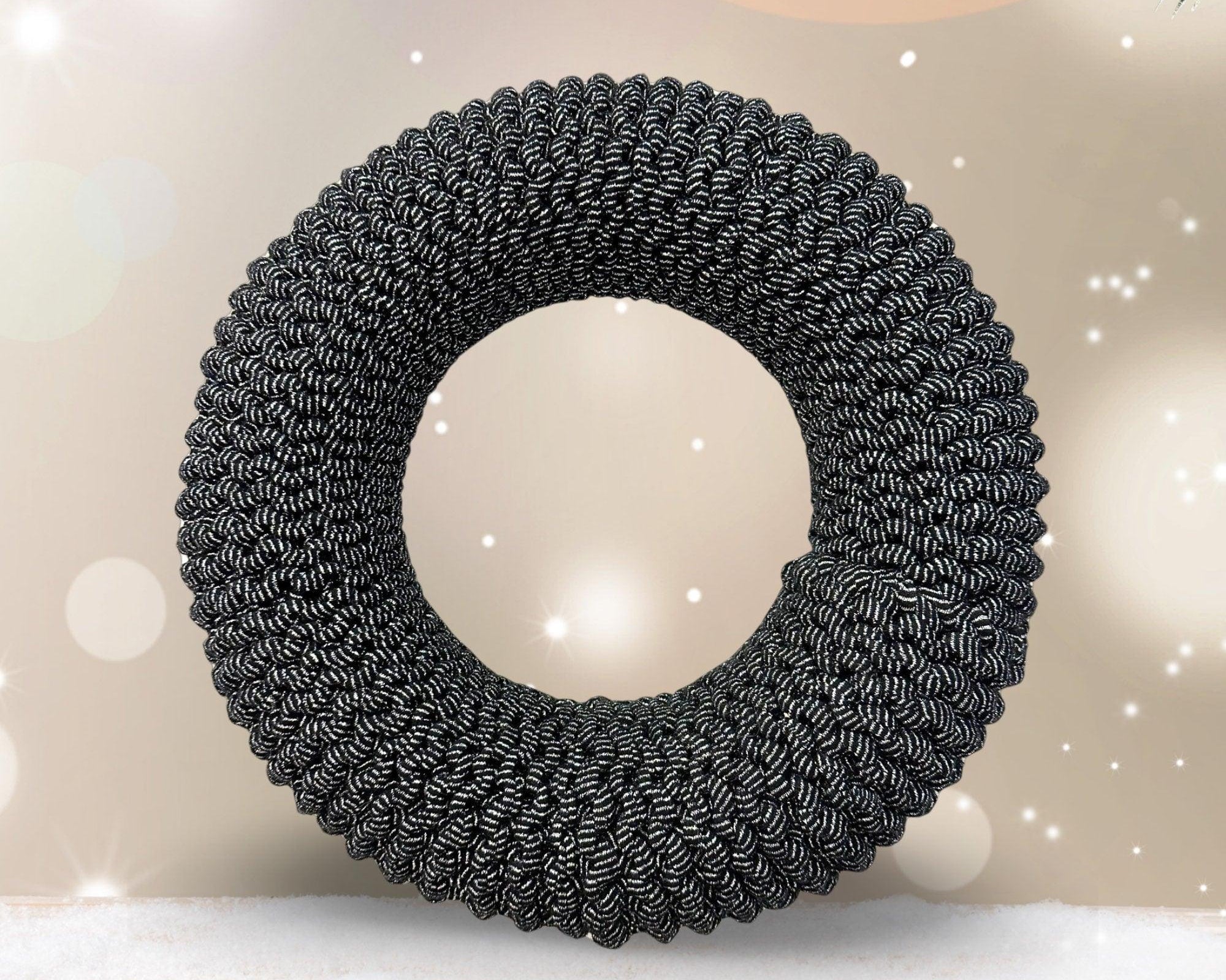 Kranz | gestrickt | Grobstrick | 30 cm | Adventskranz | silber schwarz - Roo's Gift Shop