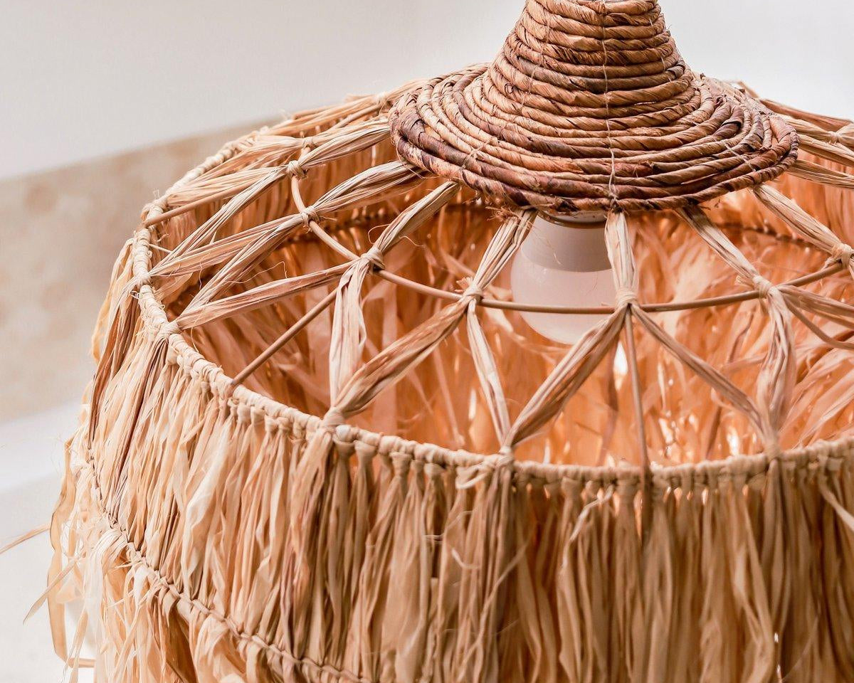 Lampe Raffia mit langen Fransen | Bast Lampenschirm Hängelampe | Boho - Roo's Gift Shop