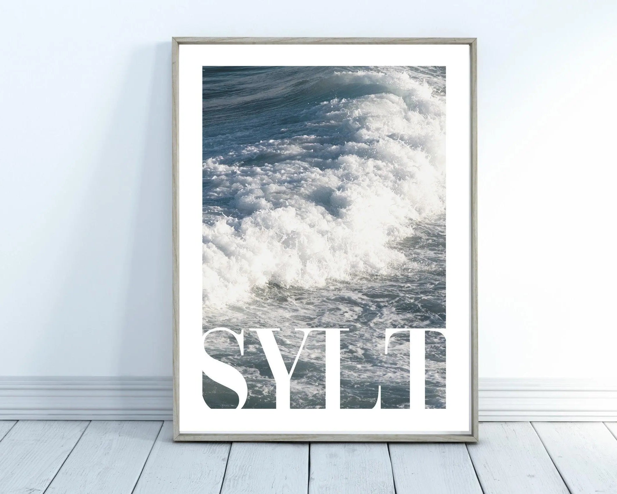 Poster SYLT | Strandkorb | Meer Welle | maritim Wand Deko - Roo's Gift Shop