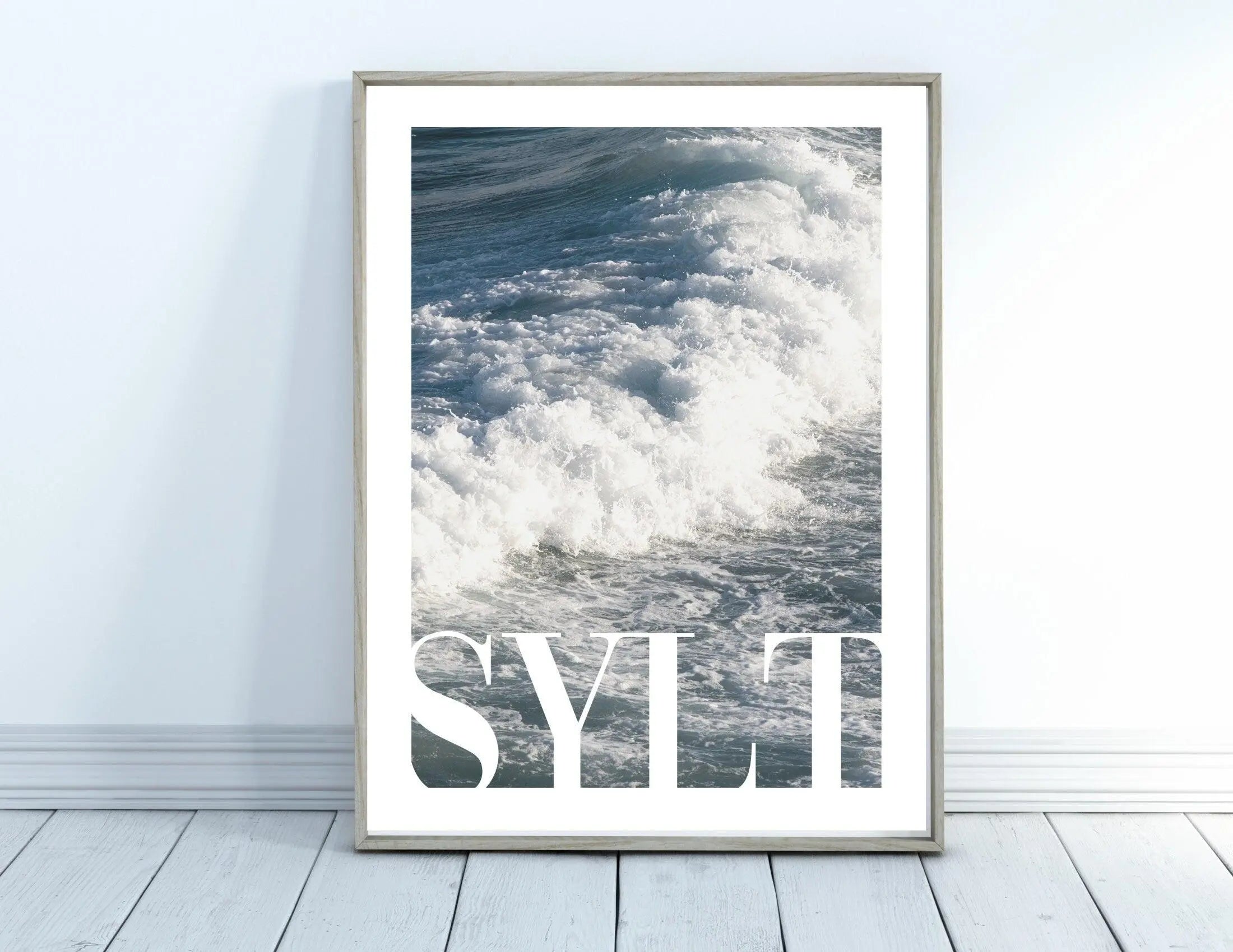 Poster SYLT | Strandkorb | Meer Welle | maritim Wand Deko - Roo's Gift Shop
