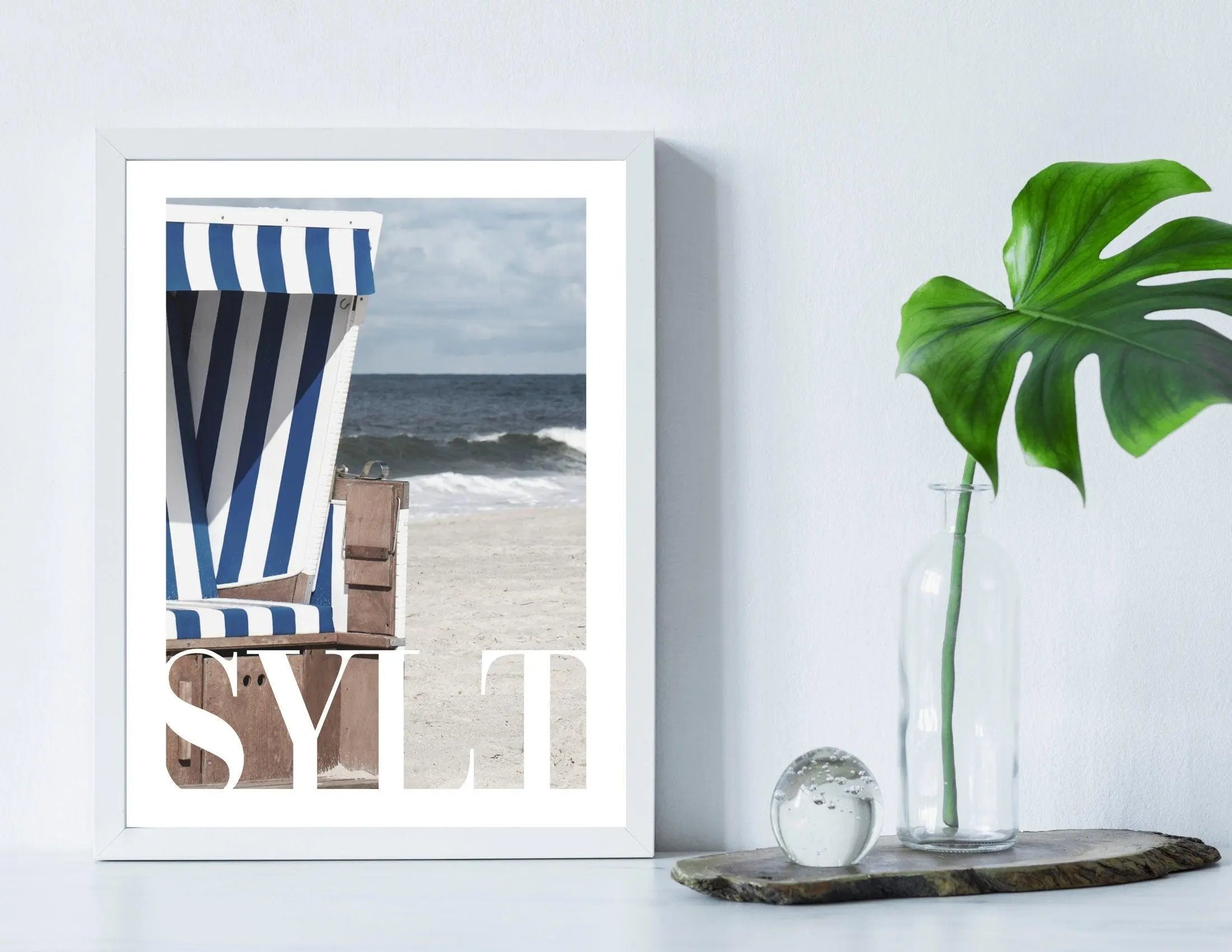 Poster SYLT | Strandkorb | Meer Welle | maritim Wand Deko - Roo's Gift Shop
