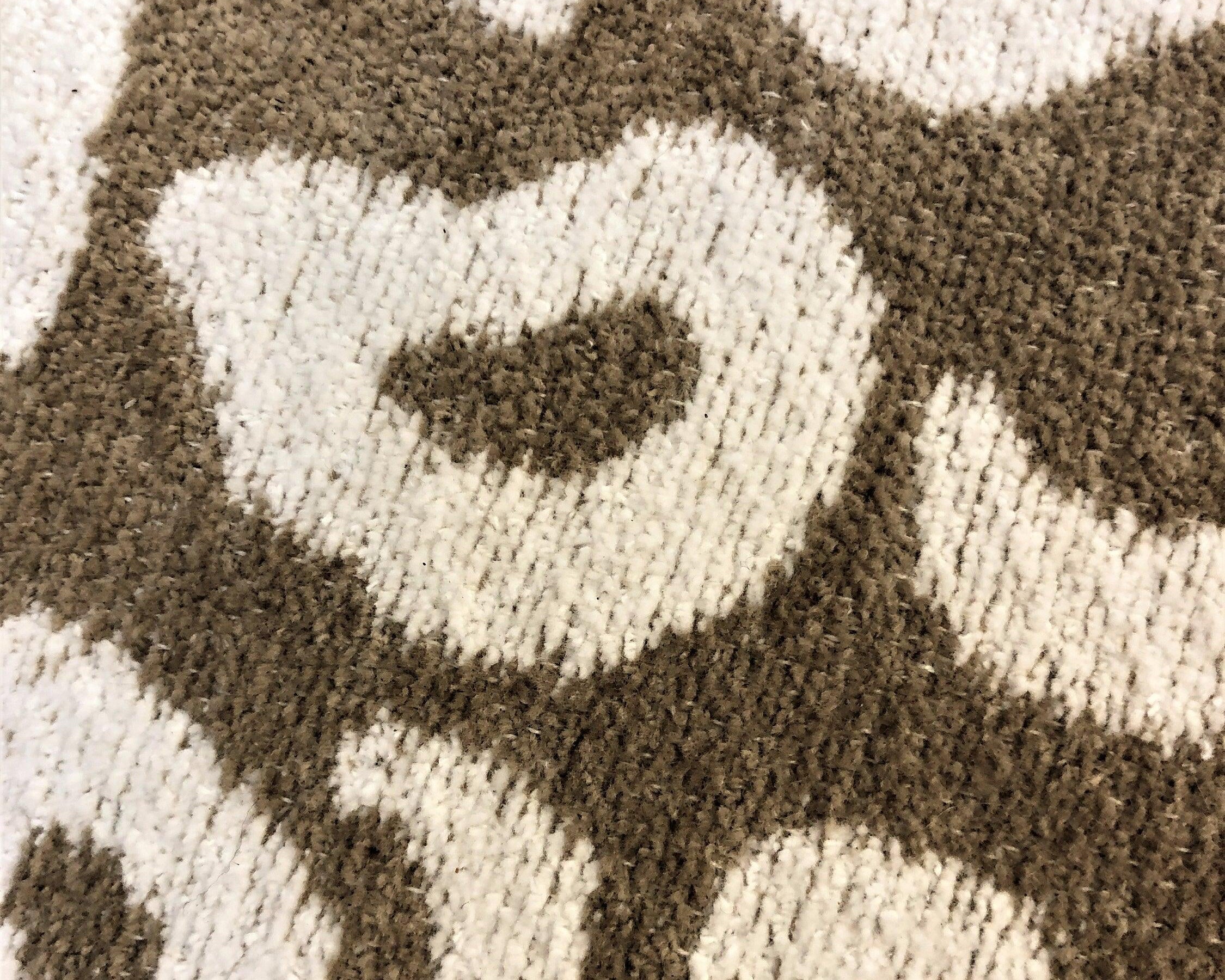 Sandfarbenes Leo-Kissen mit Fransen | mit Füllung | 60 x 40 cm - Roo's Gift Shop