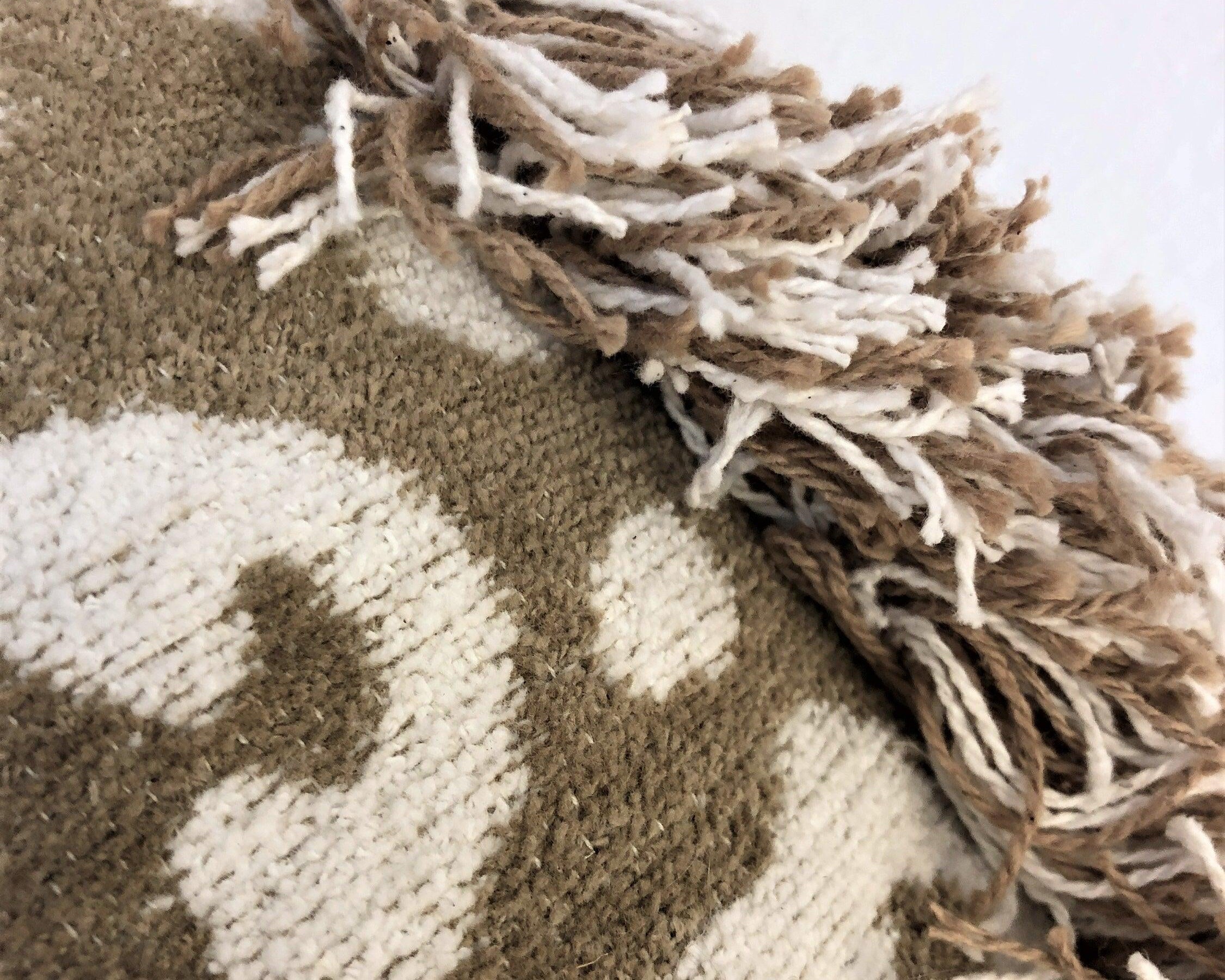 Sandfarbenes Leo-Kissen mit Fransen | mit Füllung | 60 x 40 cm - Roo's Gift Shop