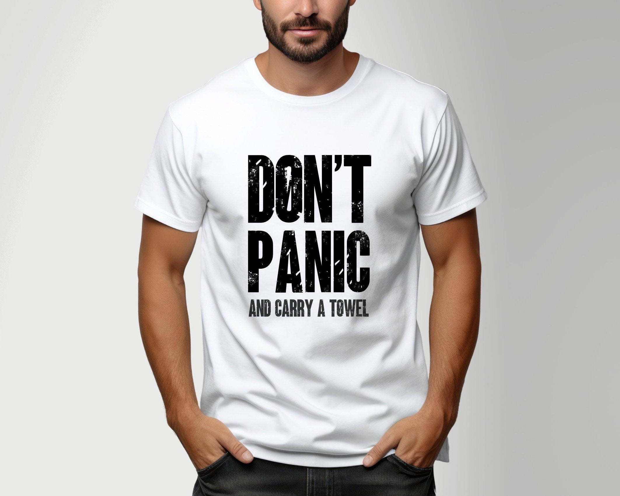 T-Shirt Herren | Don't panic and carry a towel | in schwarz oder weiß - Roo's Gift Shop