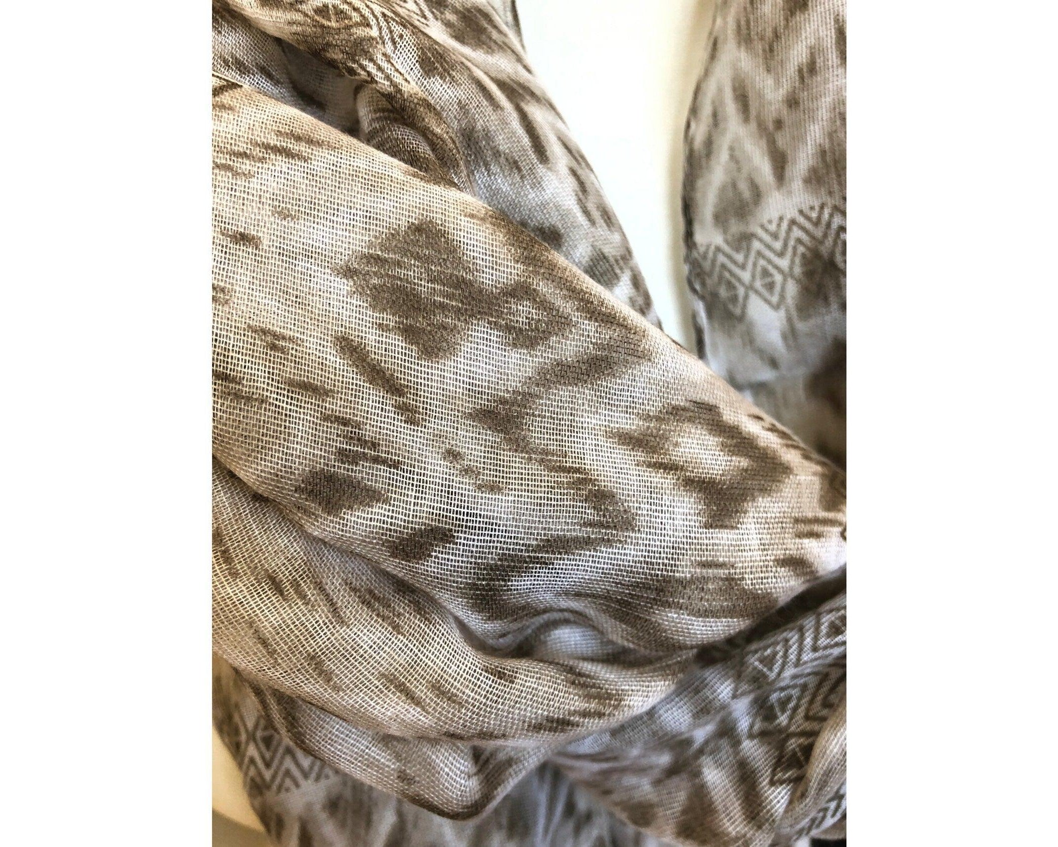 Tuch aus Viscose | Ikat Muster beige - Roo's Gift Shop
