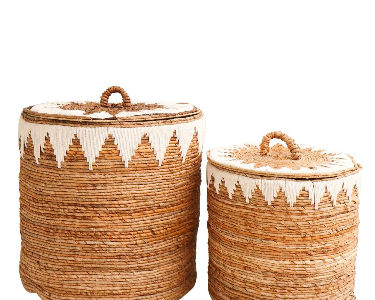 Wäschekorb mit Deckel EMPAT | dekorativer Wäschekorb mit Baumwoll-Makramee (2 Gr.) - Roo's Gift Shop