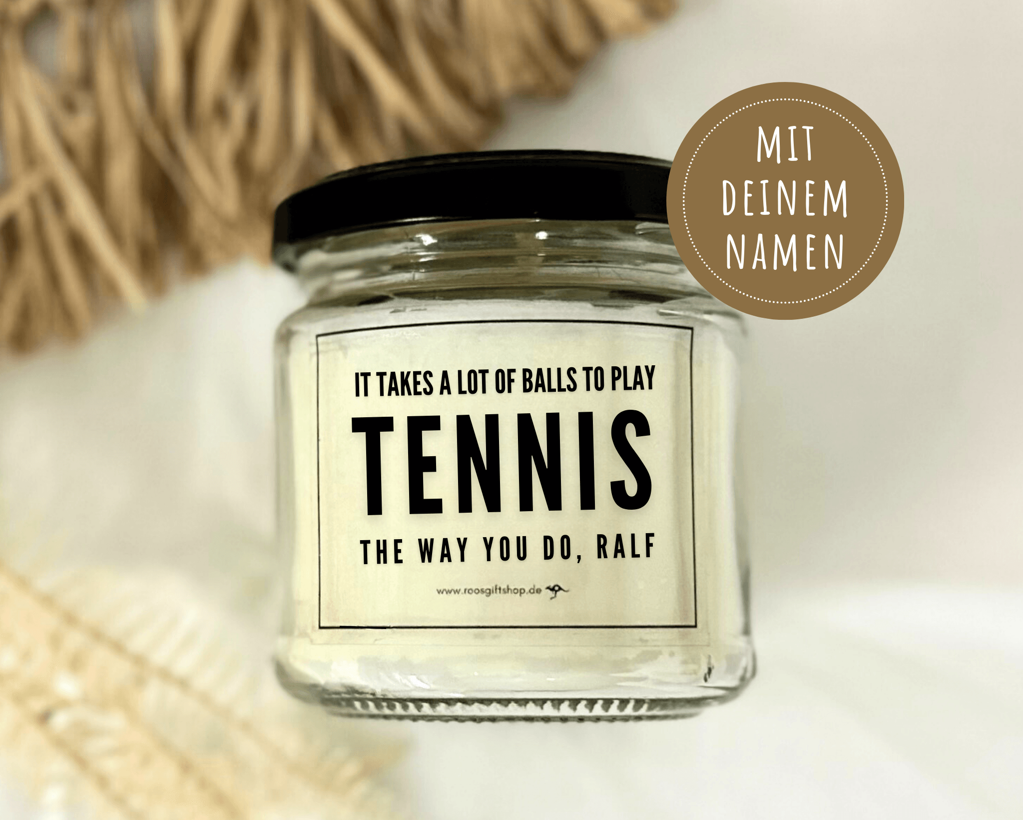 Duftkerze im Glas | Tennis Tennisspieler | Personalisiert - Frech | Geschenk Mann - Roo's Gift Shop