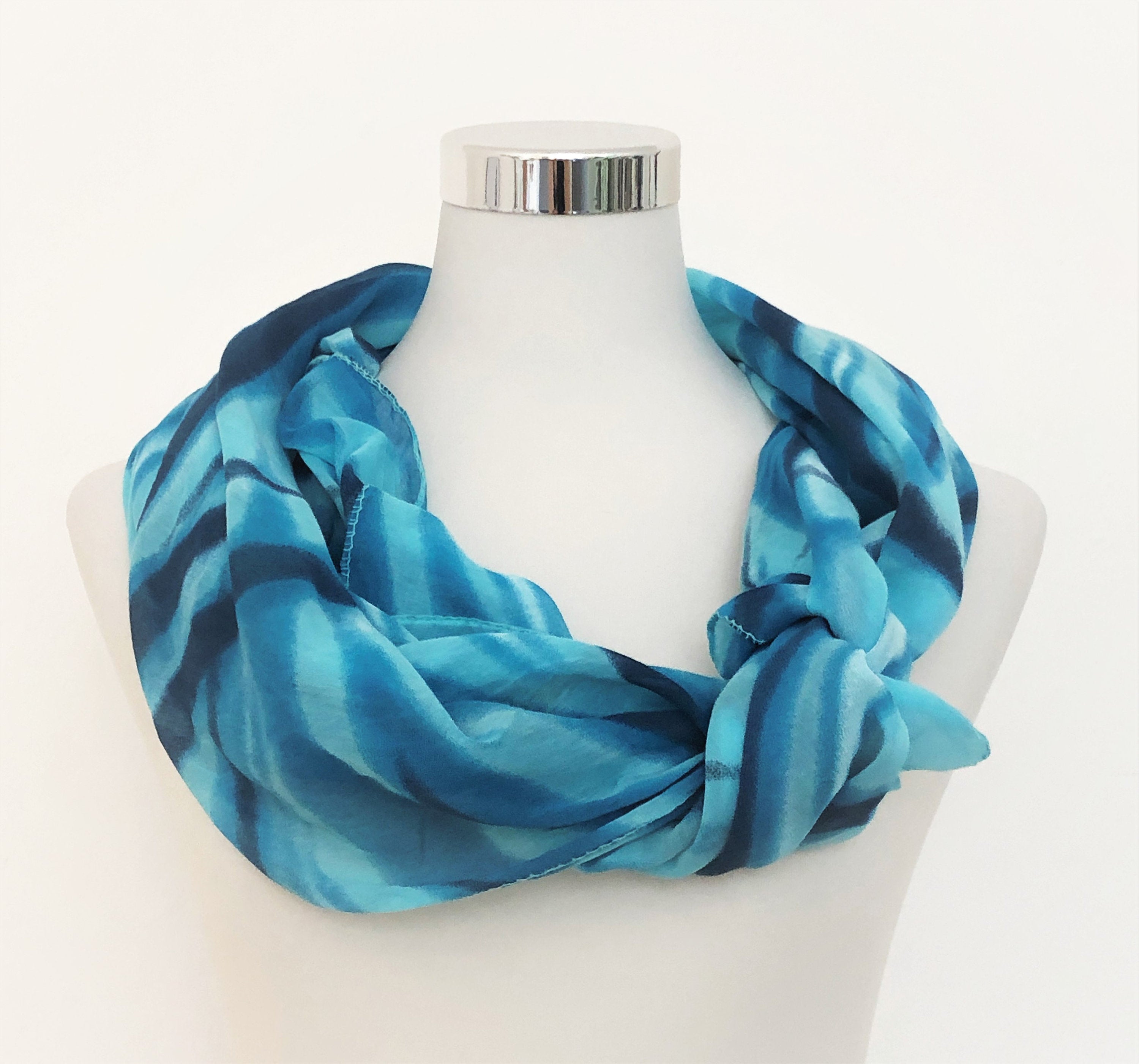 Tuch | Baumwolle mit Seide | dip dye Stil | verwaschene Streifen | blau türkis oder taupe mit blau | Batik Look