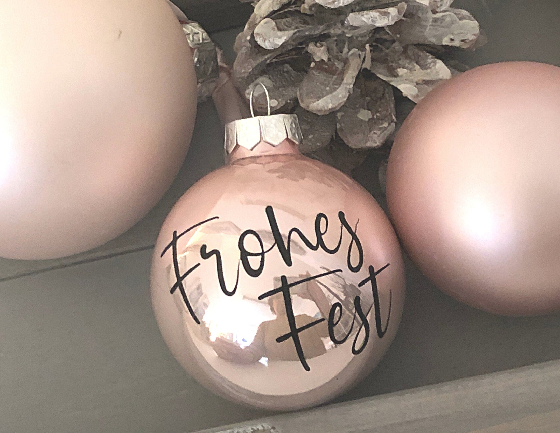 Weihnachtskugel personalisiert | 6 oder 8 cm | rosa