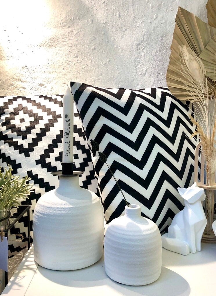 Kissen | Design Kissen in schwarz weiß | Scandi Boho Stil | Ethnomuster | Samt | inkl. Füllung