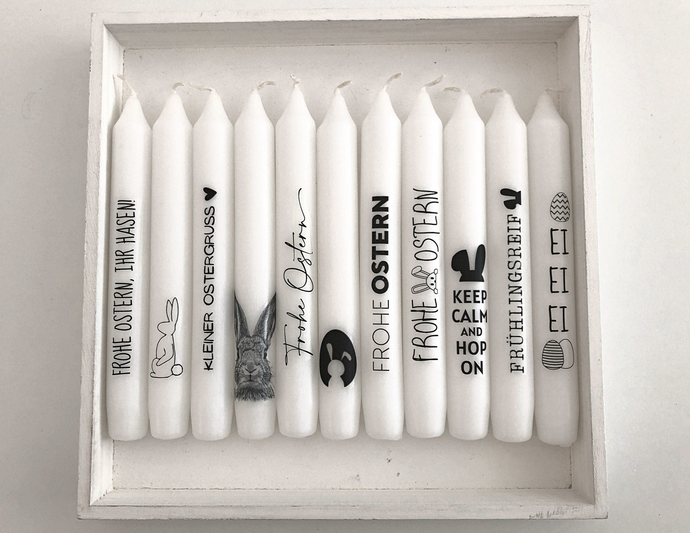 Osterkerzen mit Botschaft | Stabkerzen in schwarz weiß | Ostergrüße Kerzen im 2er- oder 3er-Set - mit Deinen Wunschmotiven
