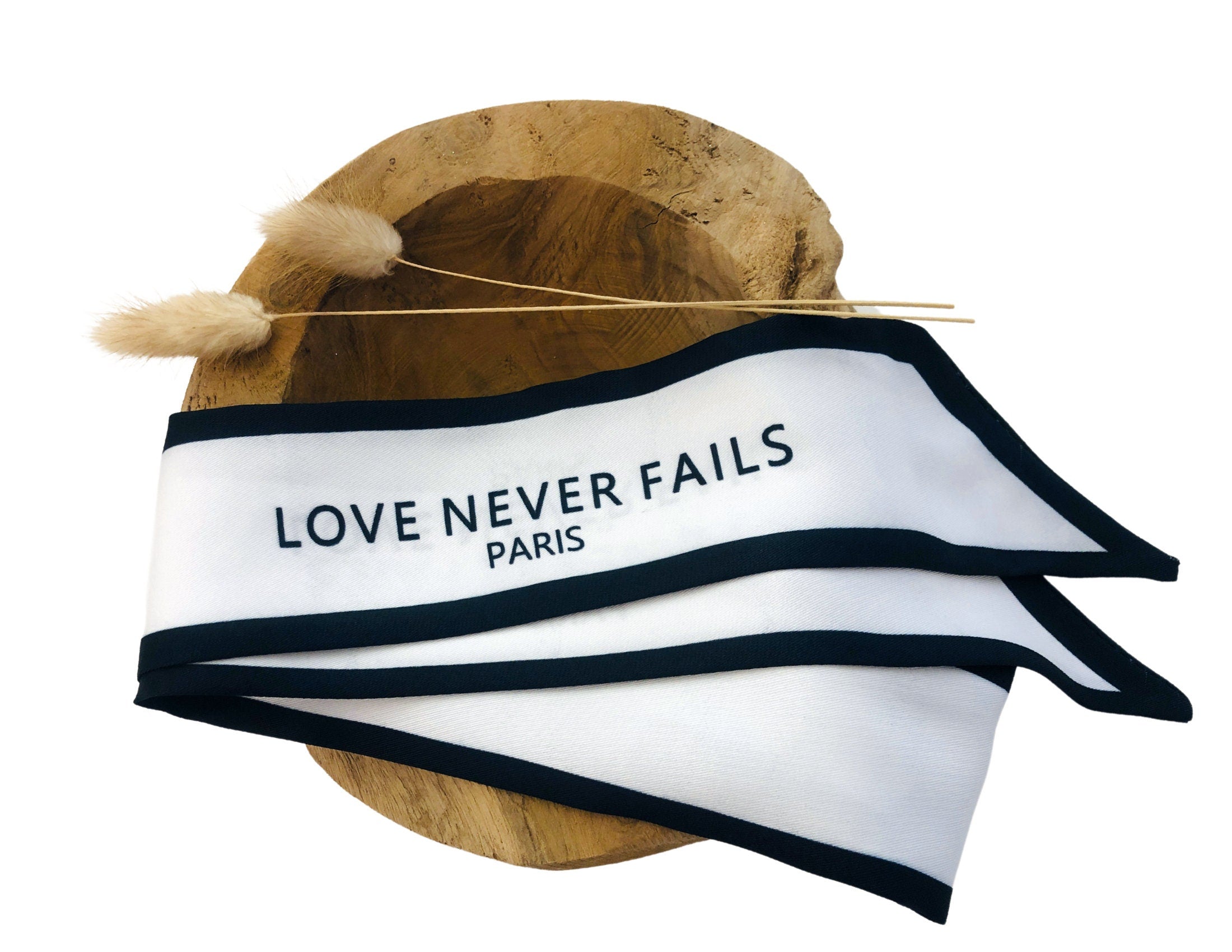 Twilly | Seidiger schmaler Schal | Haarband | Love Never Fails | für Handtasche, als Armband, Haarband, Krawatte, kleines Halstuch