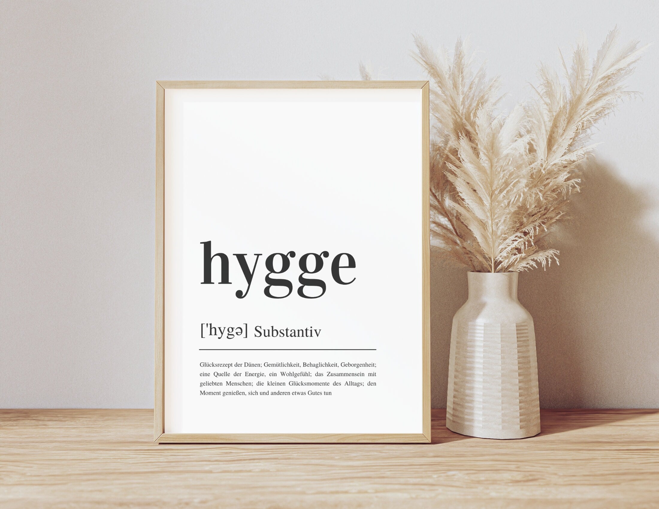 Design Poster | HYGGE | Definition | Digital Print | Typo Bild | gerahmter Kunstdruck | Duden Lautschrift | Gemütlichkeit | Happy | Rahmen