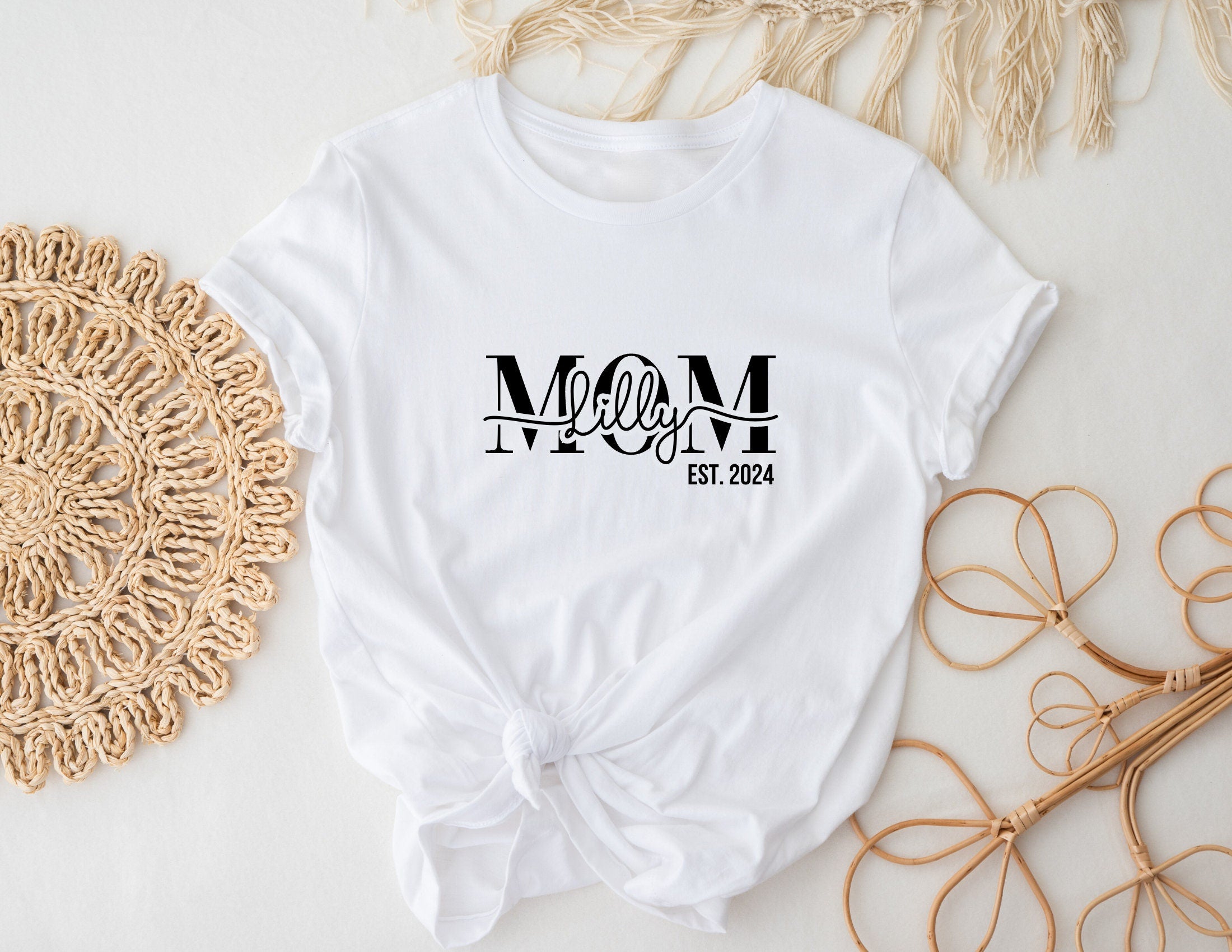 T-Shirt | Mom | personalisierbar | weiß | Muttertag