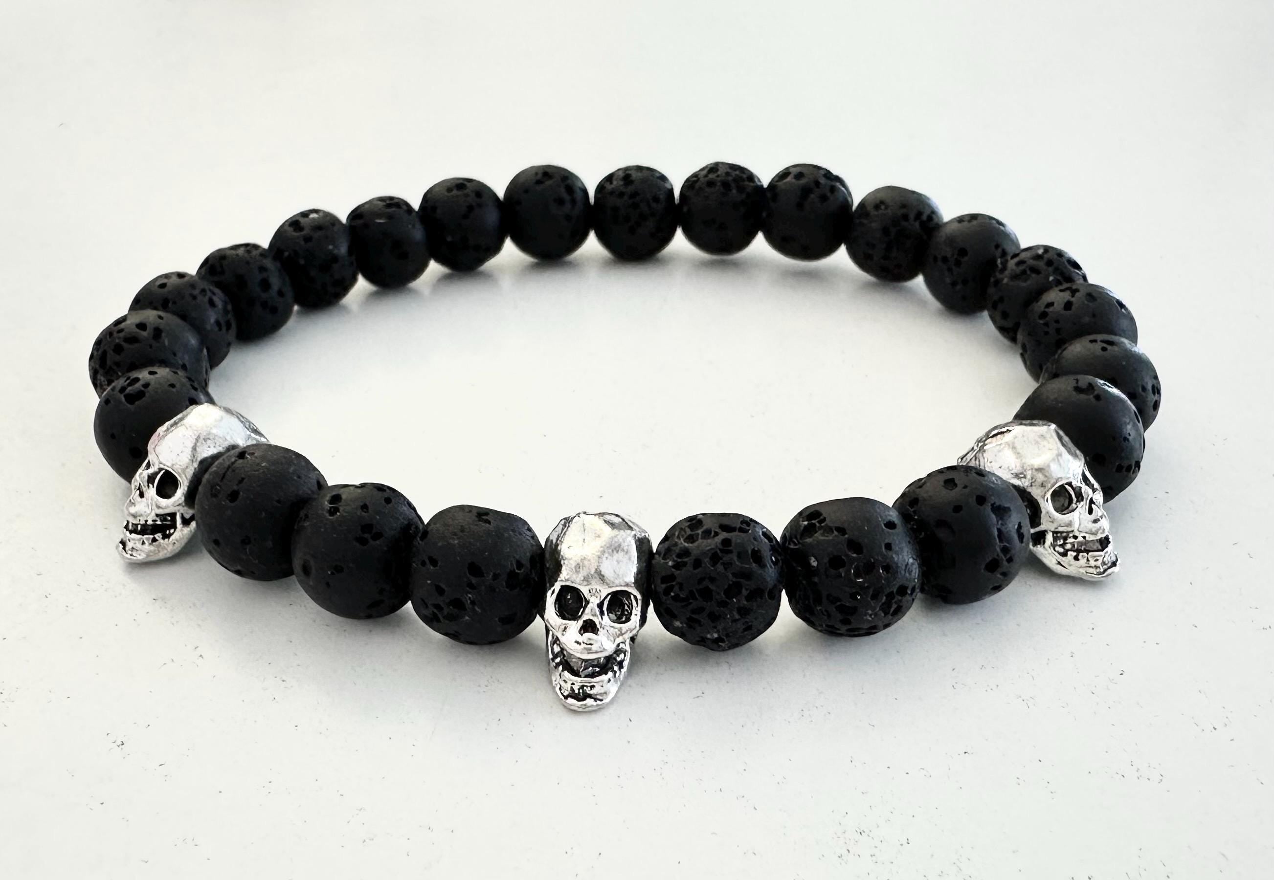 Armband mit drei Totenkopfperlen | Schädel | Skull | Lavaperlen Männerarmband | Perlenarmband | schwarz silber