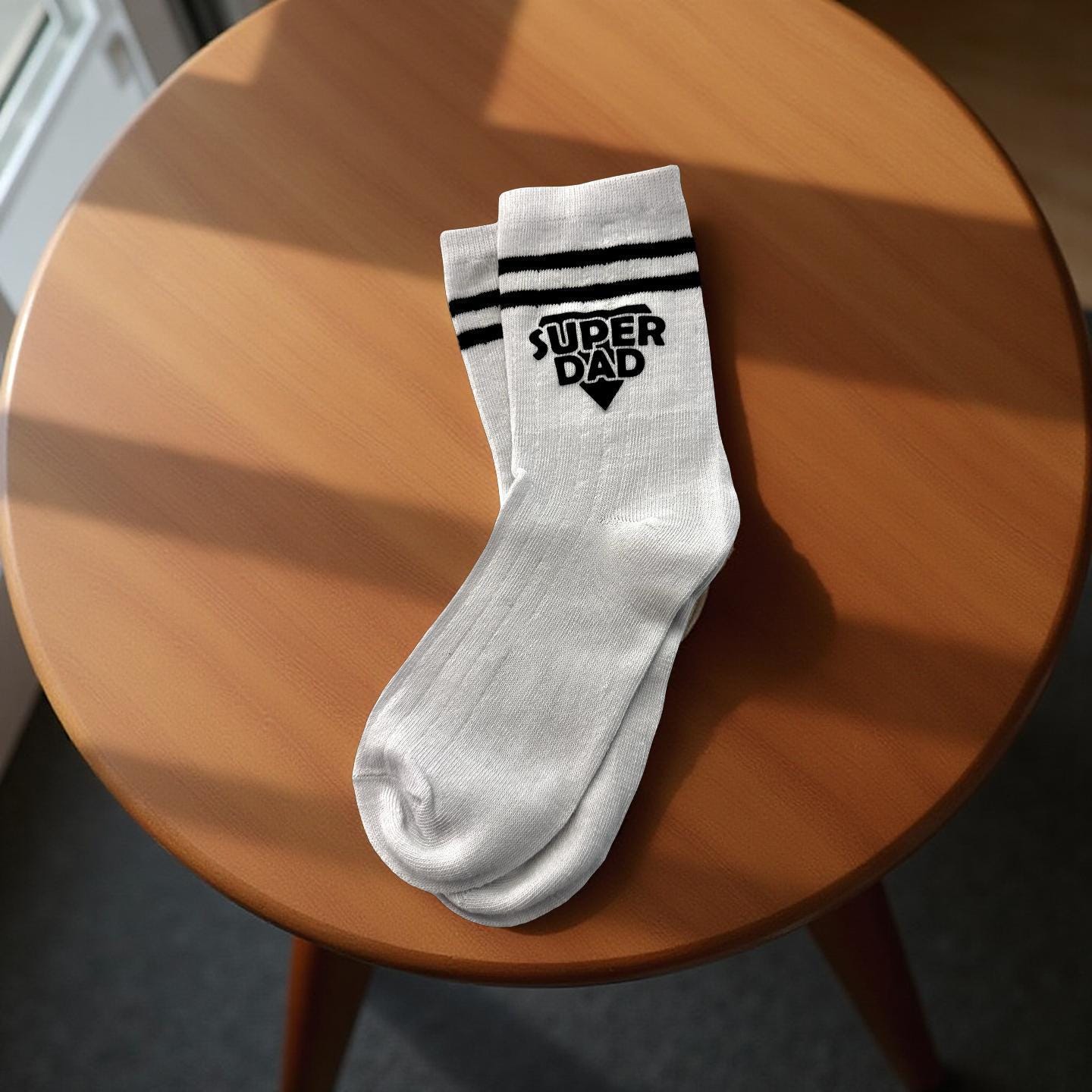 Vatertag: Super Dad Socken witzige Strümpfe beschriftet | lustiges Geschenk Papa Vater Dad
