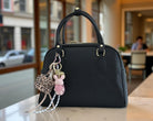 Anhänger Hase mit Herz und kleiner Leo Tasche | Taschenschmuck Taschenanhänger | Bag Charm rosa oder weiß