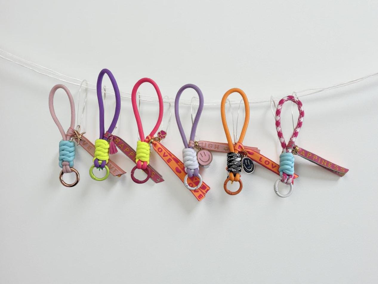 Handyketten in leuchtenden Neon Farben mit Anhänger & Adapter