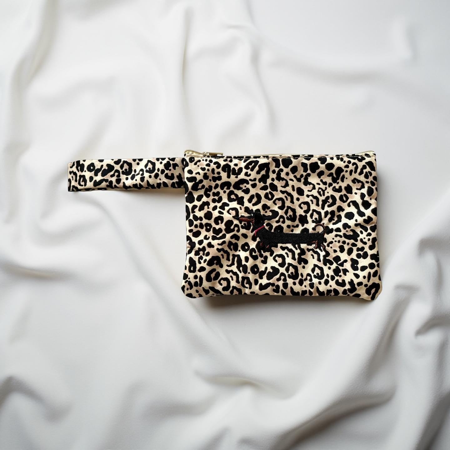 Dackel Kosmetiktaschen | Schminktasche mit Dackelmotiven | bestickt | Geschenk Dackelliebhaber