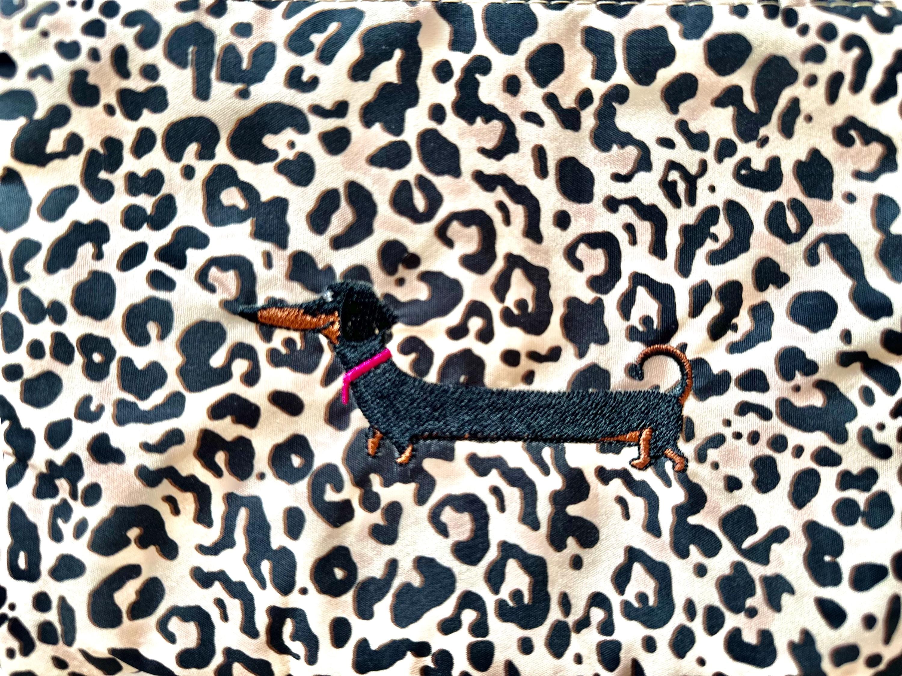 Dackel Kosmetiktaschen | Schminktasche mit Dackelmotiven | bestickt | Geschenk Dackelliebhaber