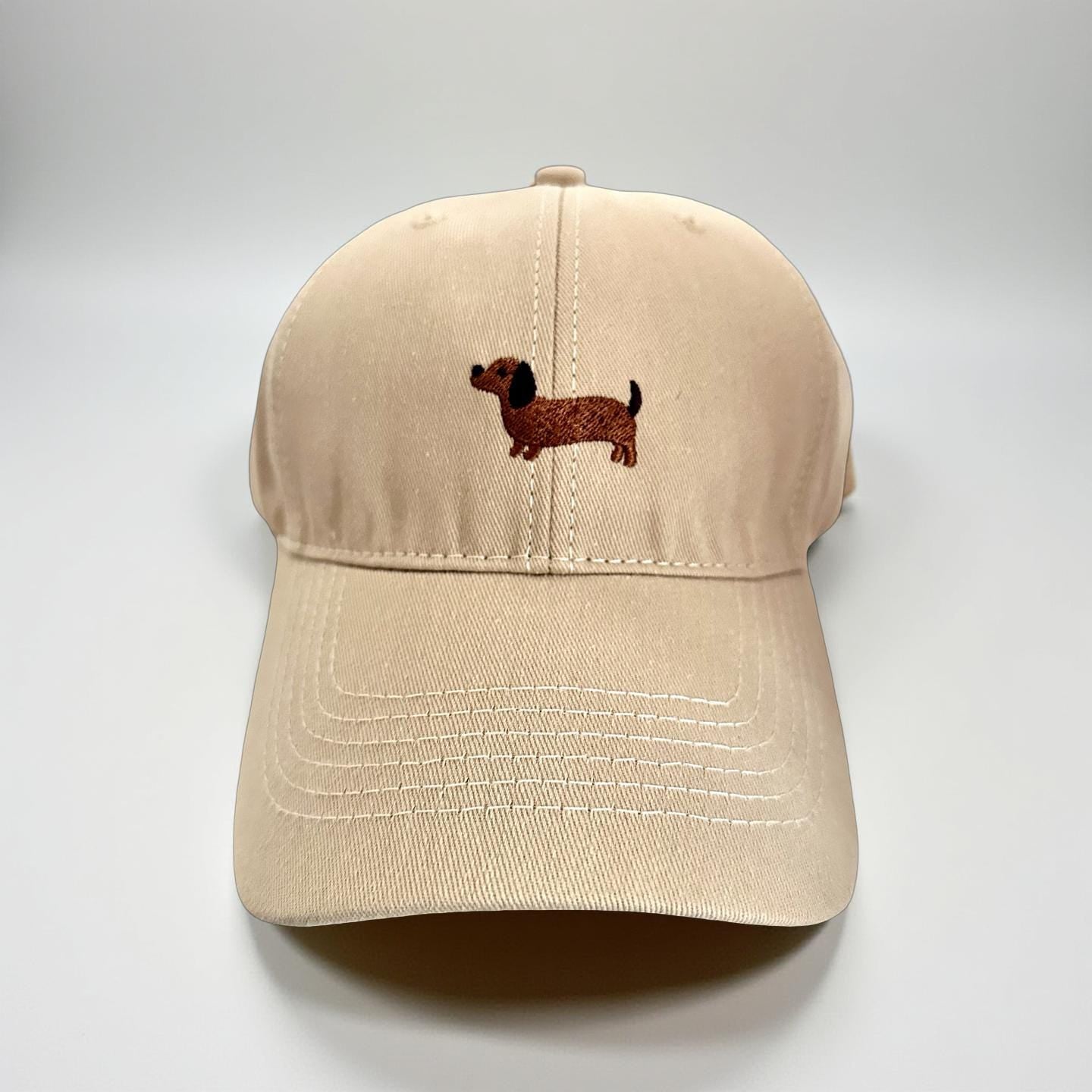 Basecap mit Dackel Stickmotiv | Baseball Kappe beige | Hund | gestickt