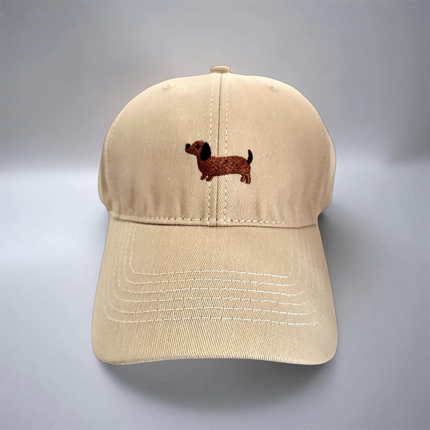 Basecap mit Dackel Stickmotiv | Baseball Kappe beige | Hund | gestickt