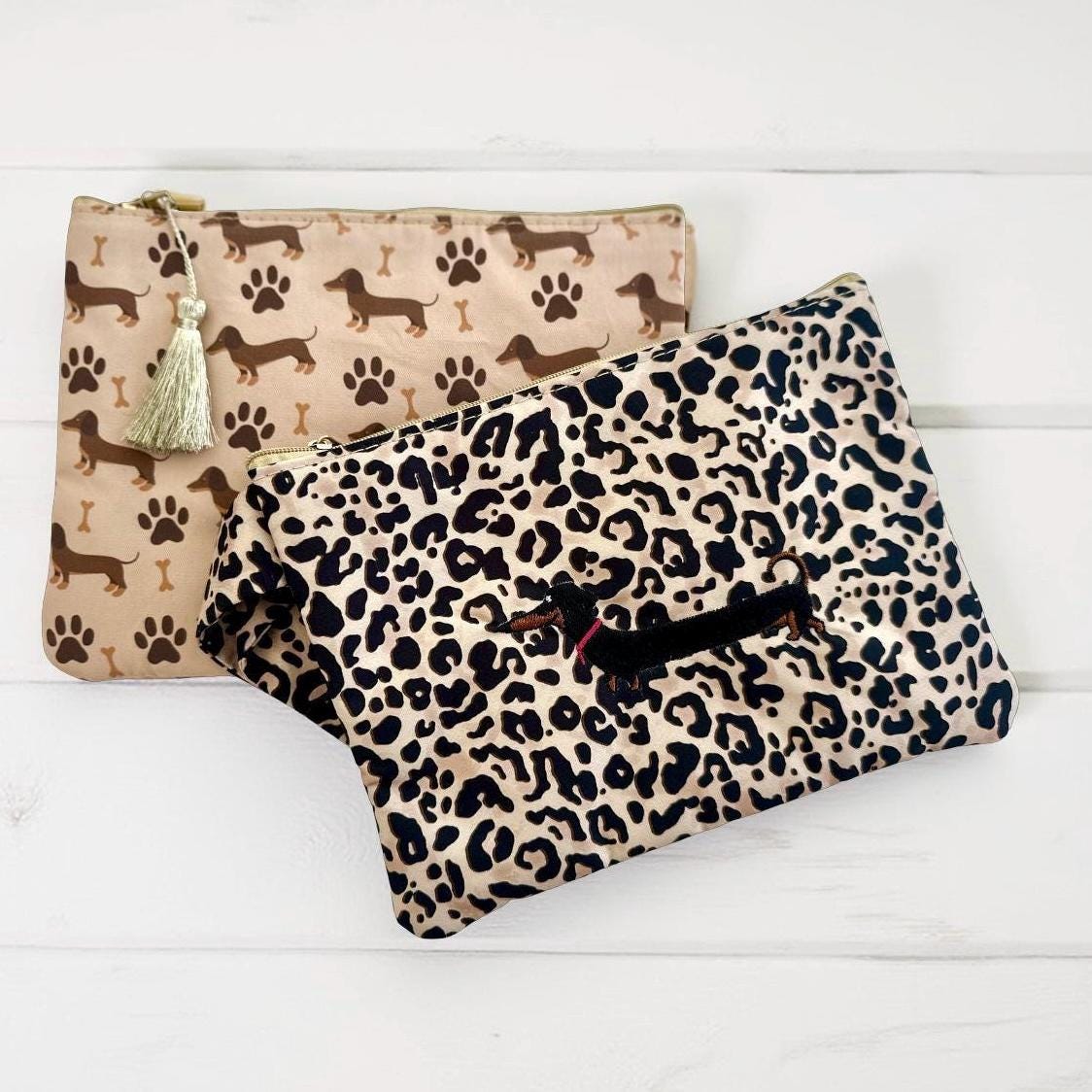 Dackel Kosmetiktaschen | Schminktasche mit Dackelmotiven | bestickt | Geschenk Dackelliebhaber