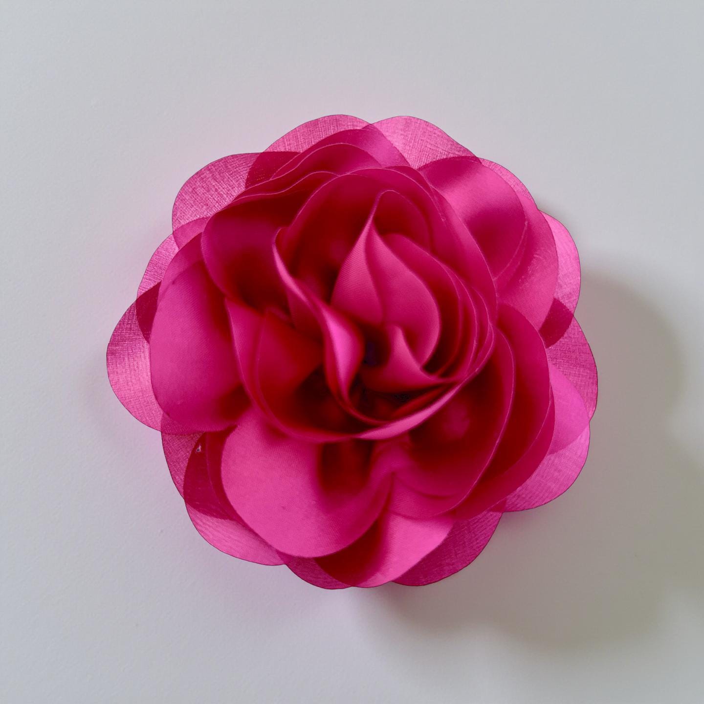 Blüten Brosche aus Satin | Blumen Brosche | Anstecker | Rose zum Anstecken