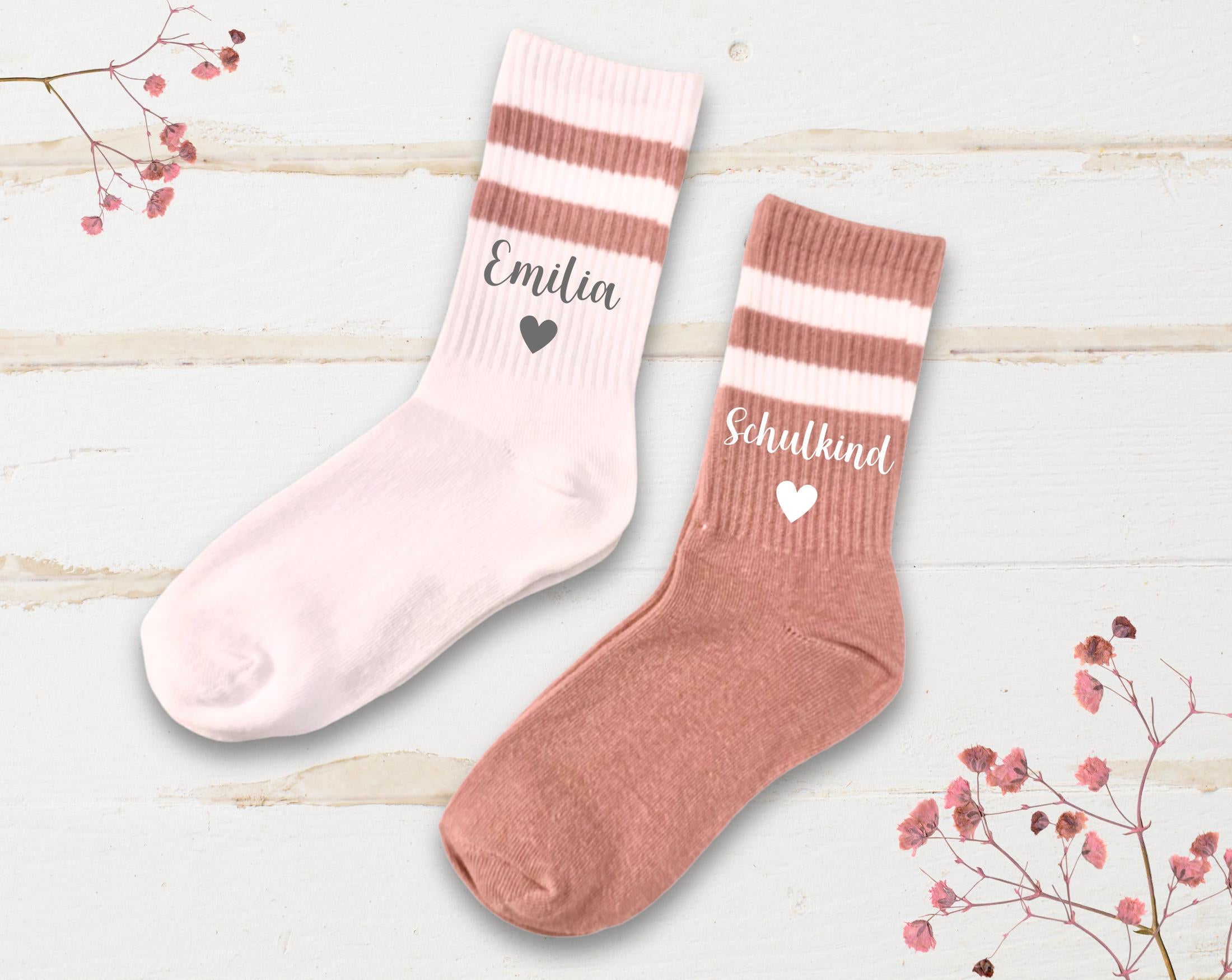 Socken für das Schulkind | Name und Schulkind | weiße, graue oder rosa Strümpfe mit grauer oder weißer Schrift