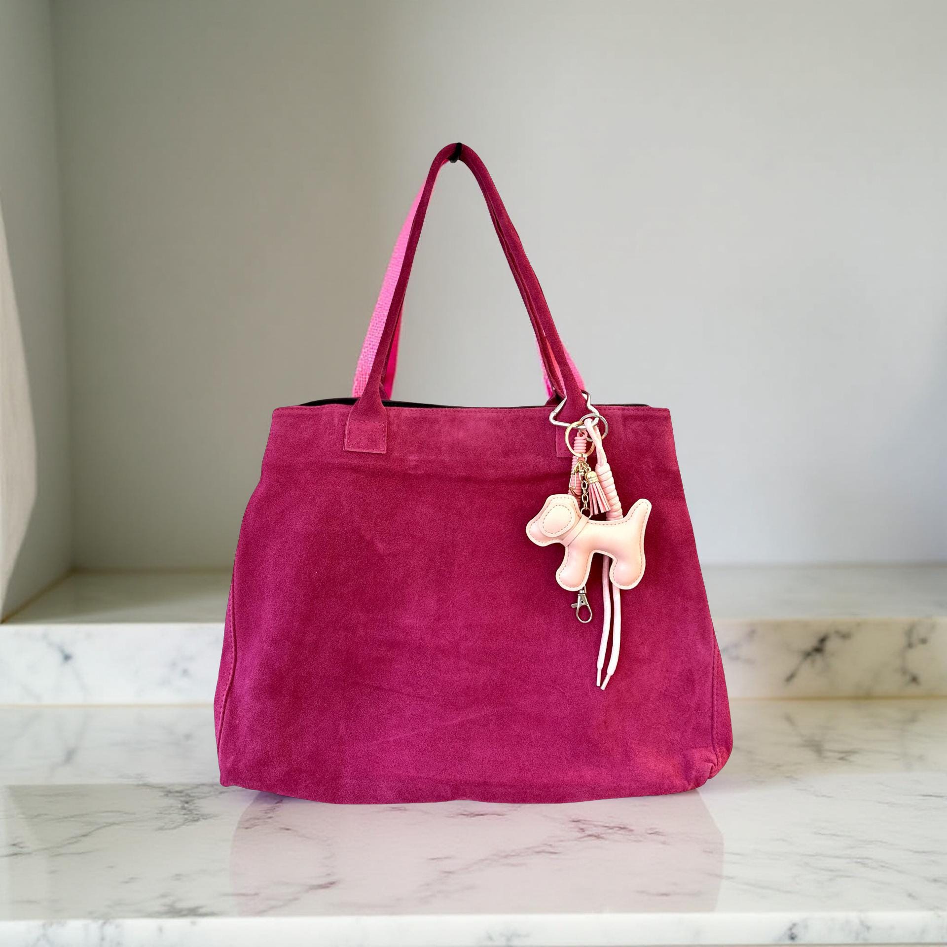 Pinke Tasche aus Veloursleder | Lässig, stylisch & praktisch und groß