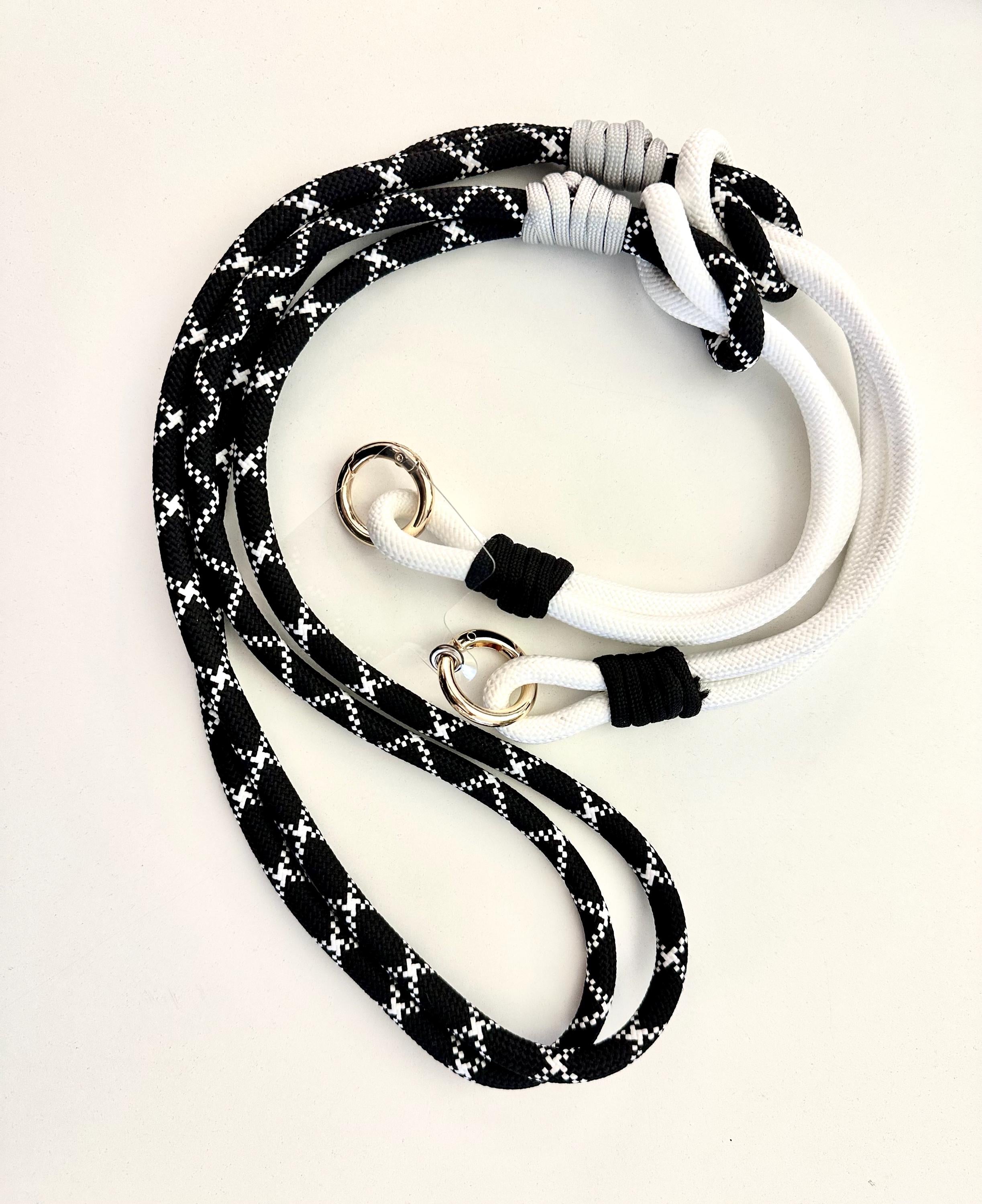 Edle Handyketten in schwarz weiß | universal Schnur Band für Mobiltelefone inkl. Adapter | pink | Smiley Anhänger | Perlen